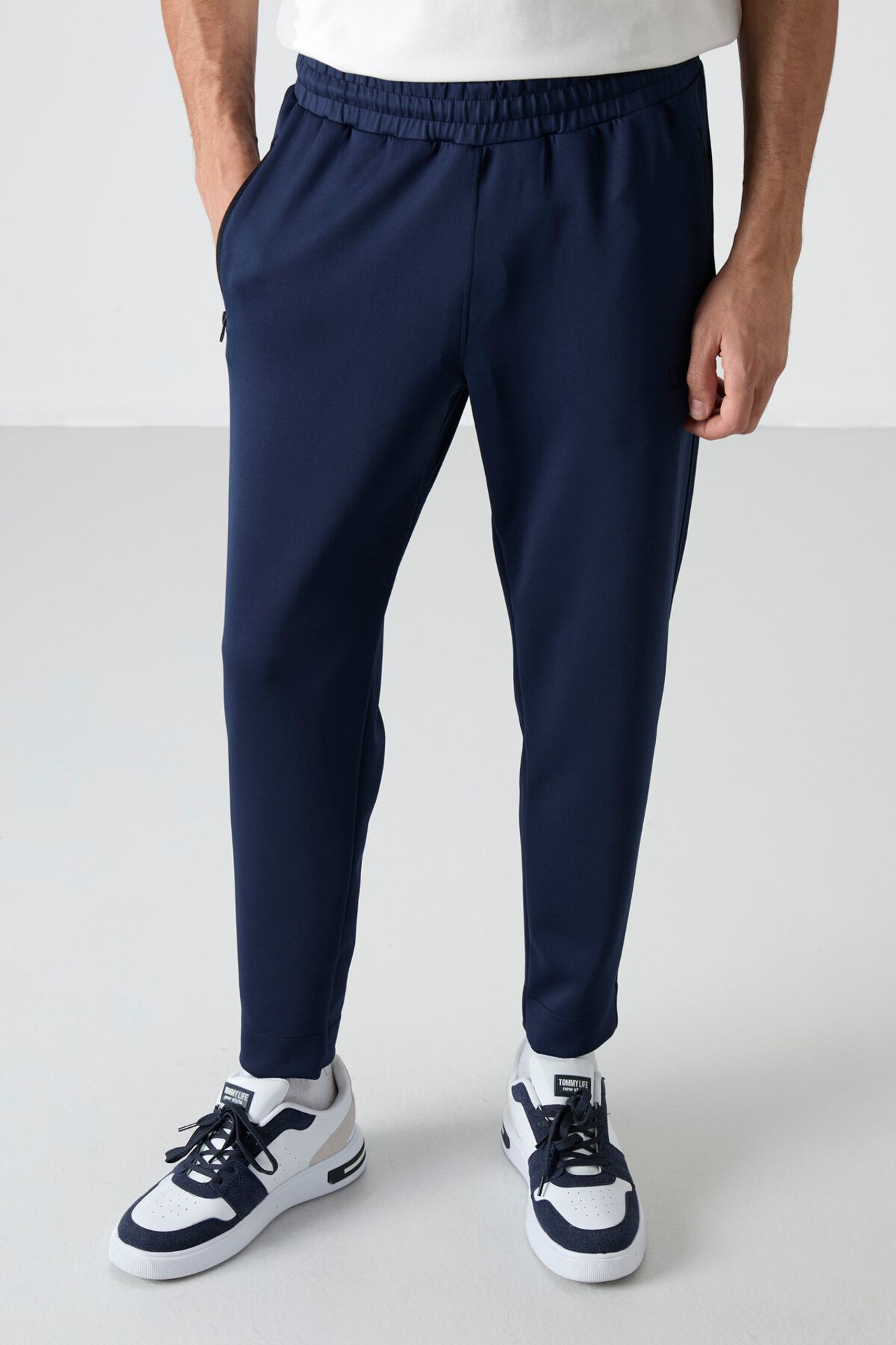 TOMMY Men's Solid Jogger Sweatpants 5