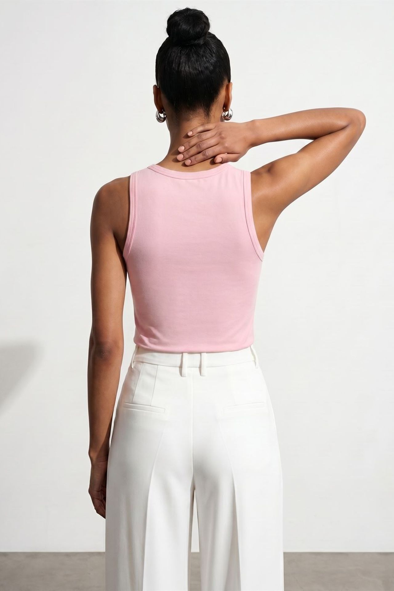 DILVIN Embroidered Sleeveless Slim-Fit Jersey Blouse 2