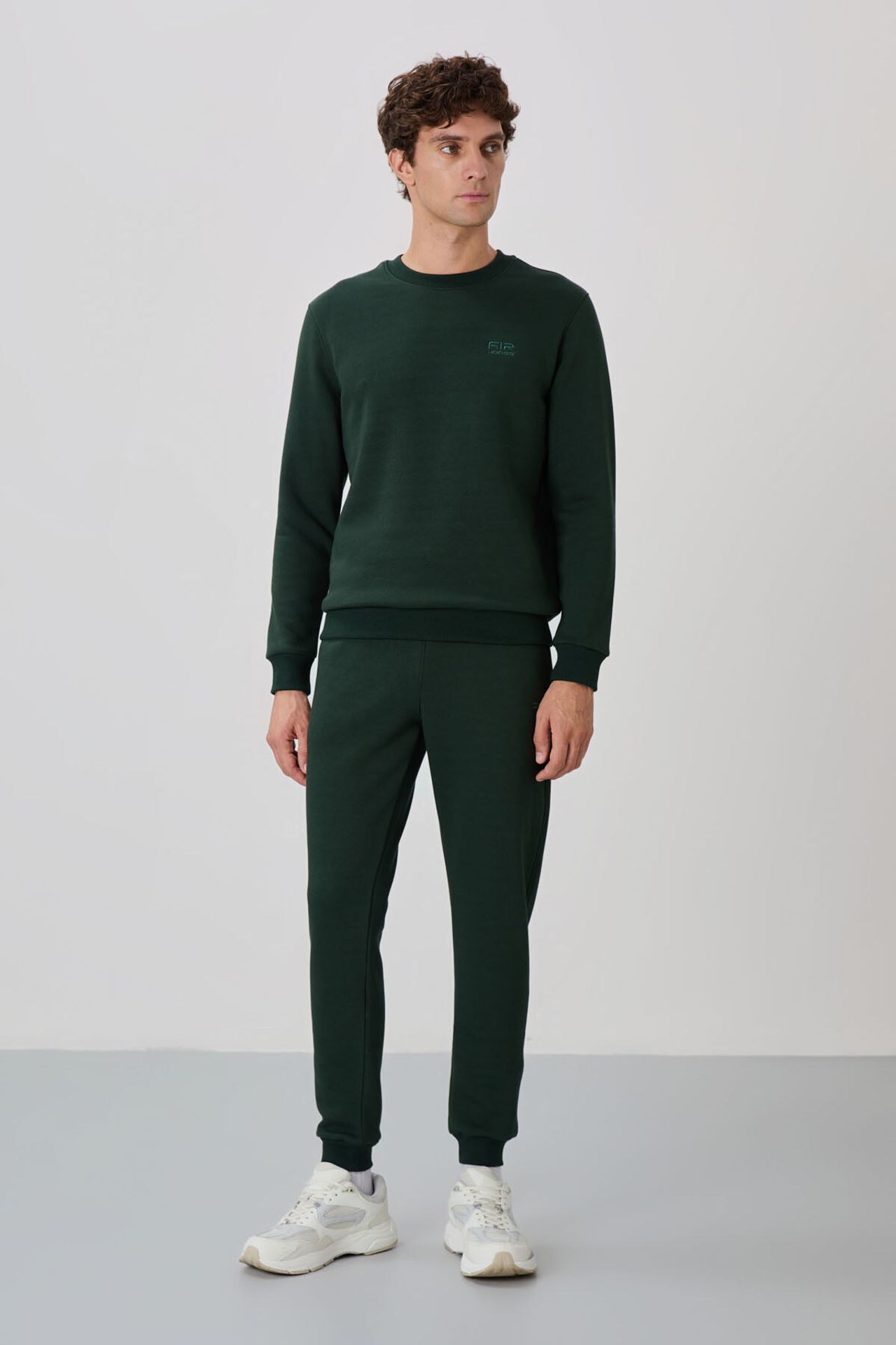 TOMMY Men's Long-Sleeve Crew Neck Sweatshirt And Pants Set 5