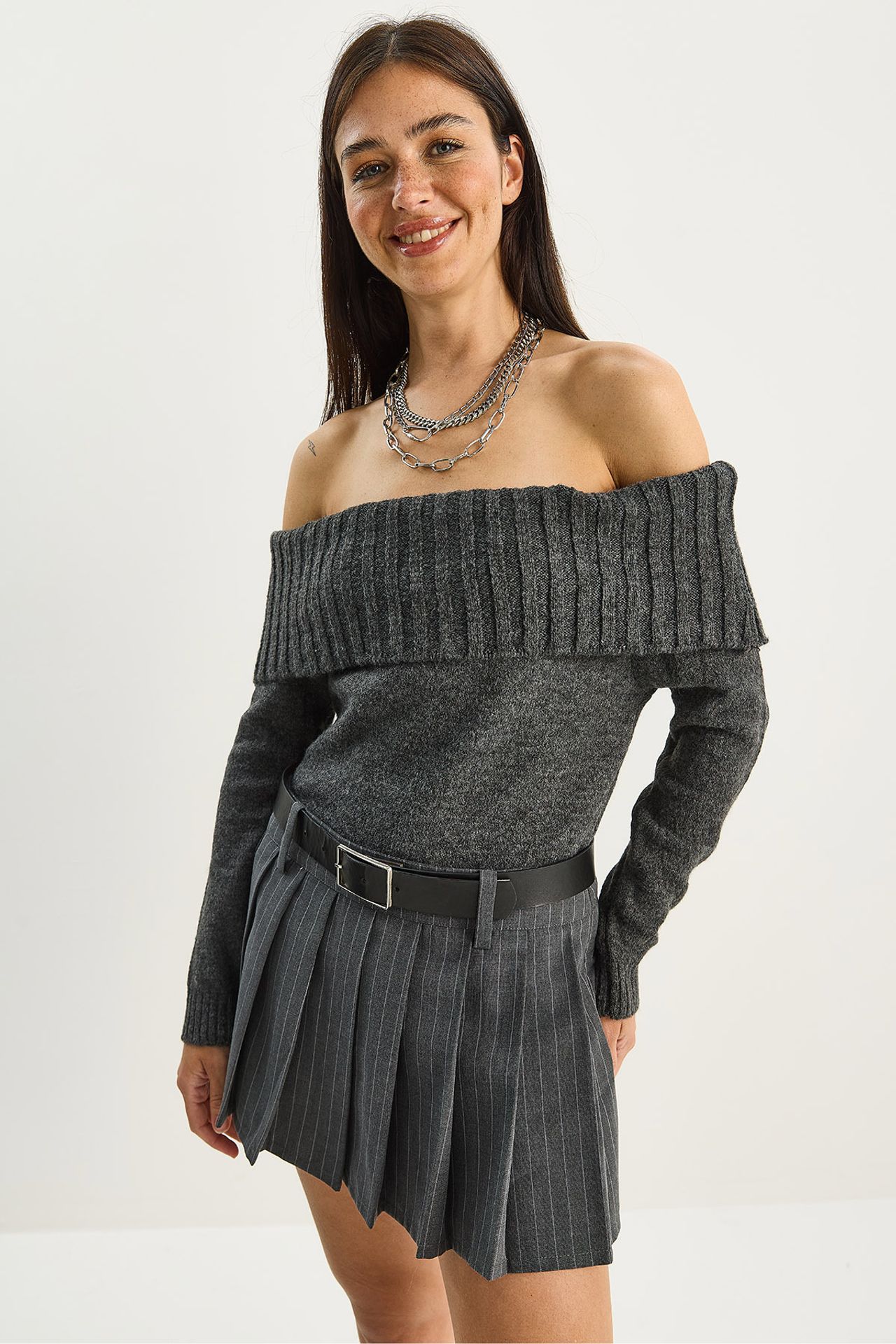 LUCCI Knit Sweater with Madonna Collar 3