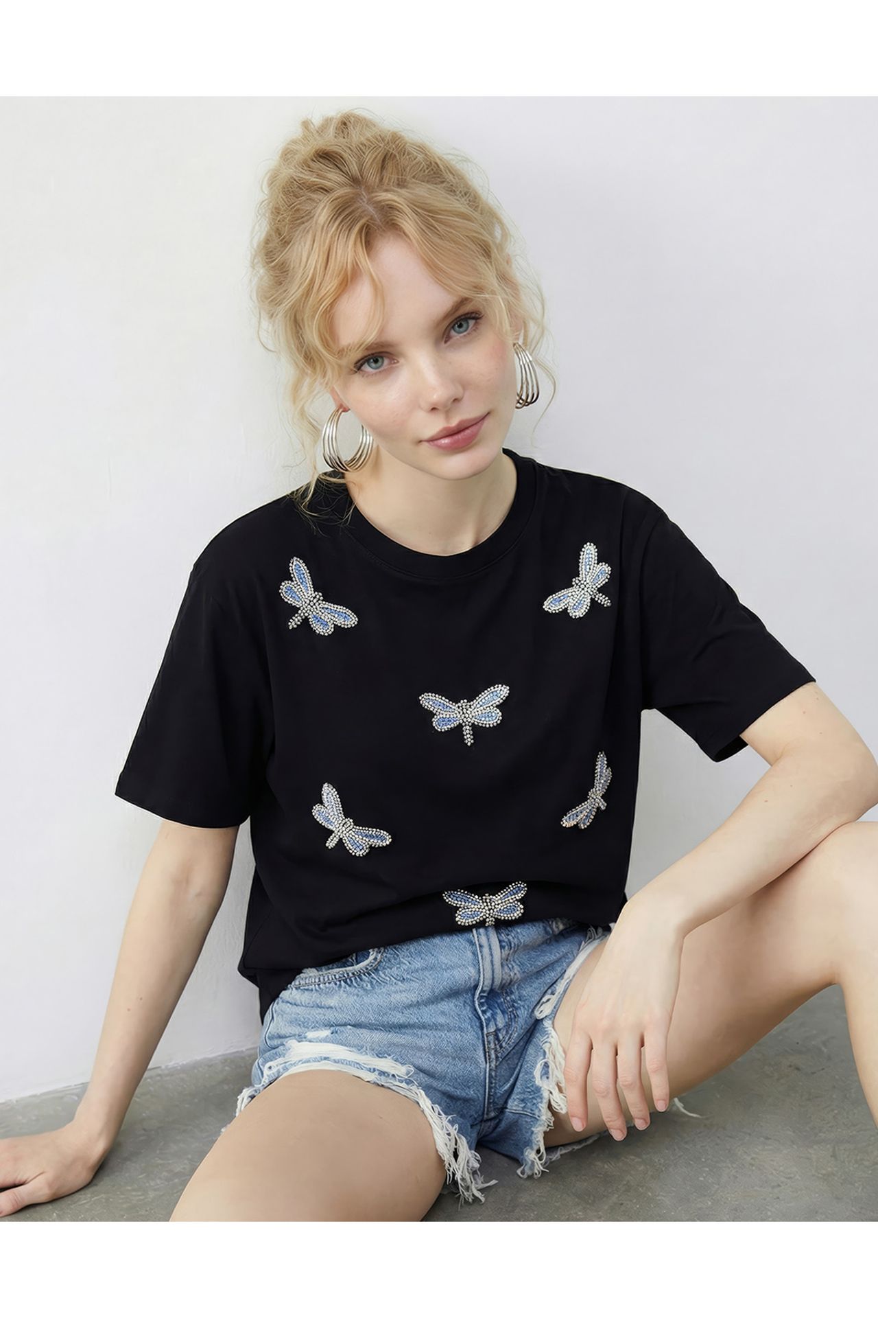LUCCI Embroidered Crew Neck Relaxed Fit T-Shirt 4