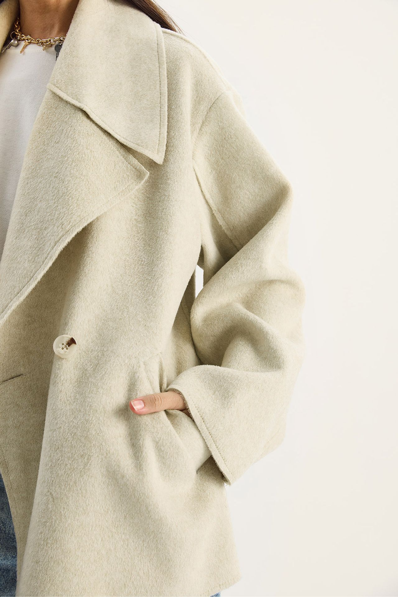 Oversized Buttoned Felt Jacket with Wide Collar 6
