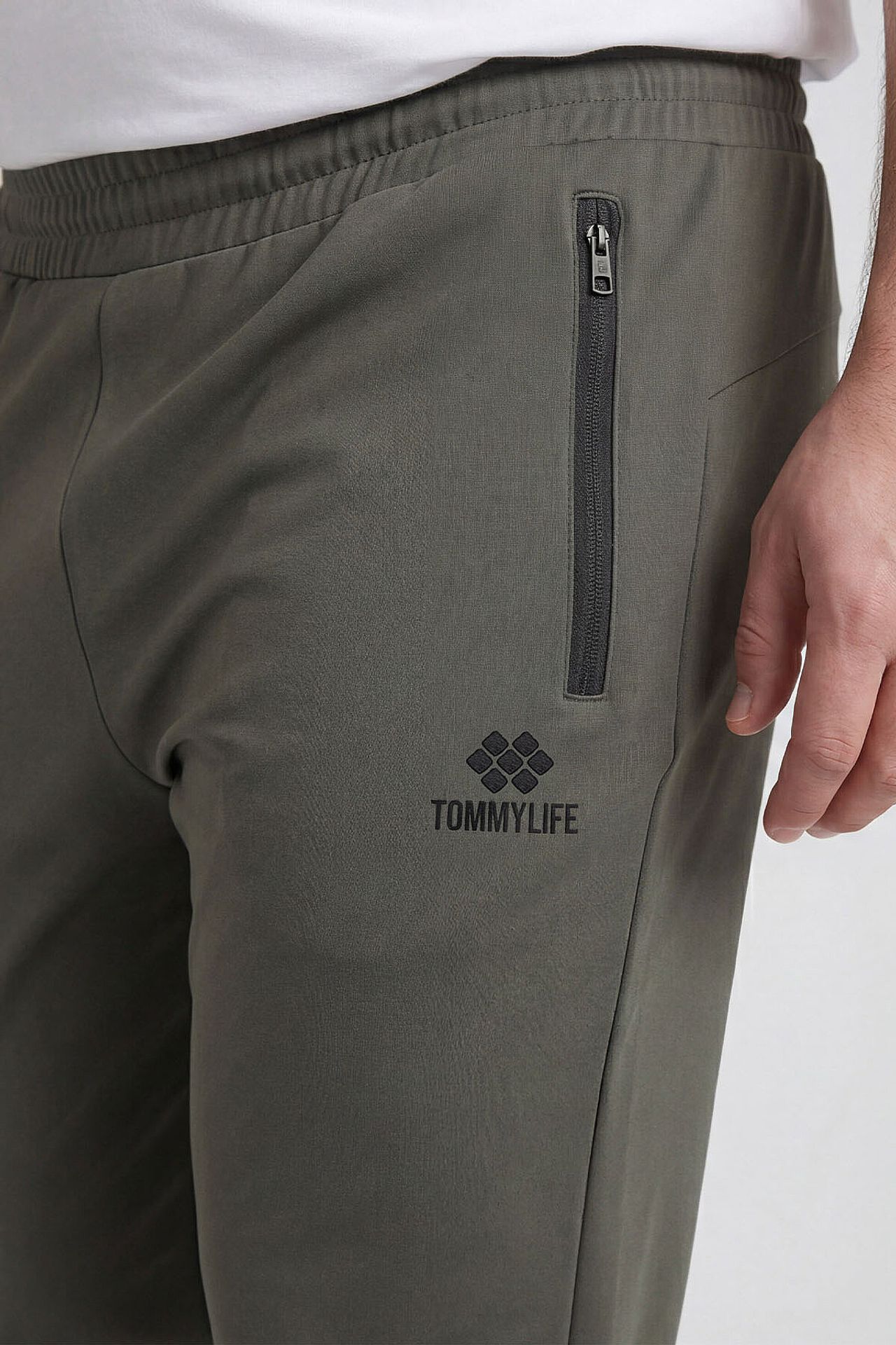 TOMMY Men’s Straight-leg Sweatpants 4