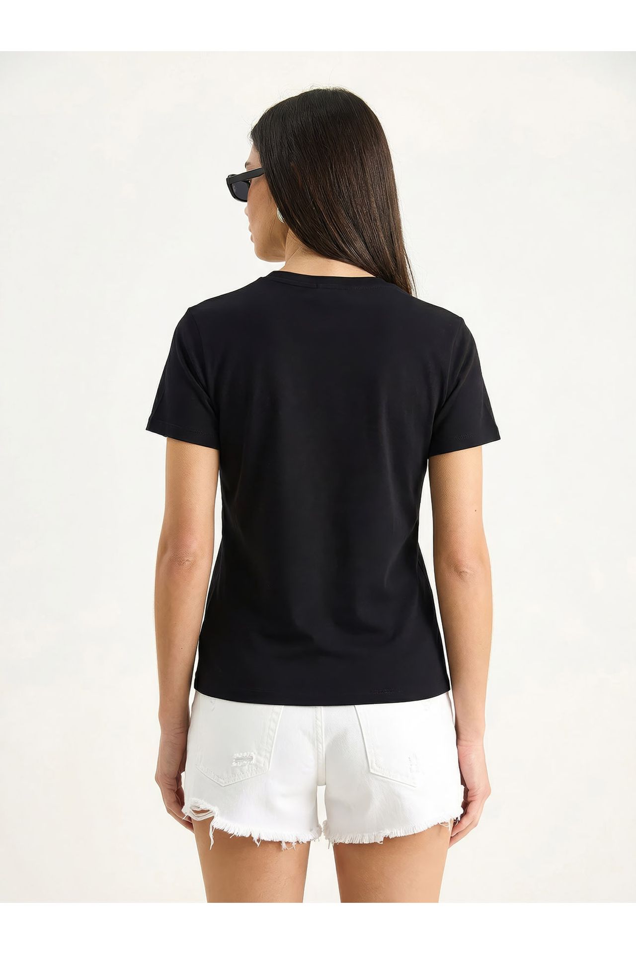LUCCI Embroidered Crew Neck T-Shirt 5