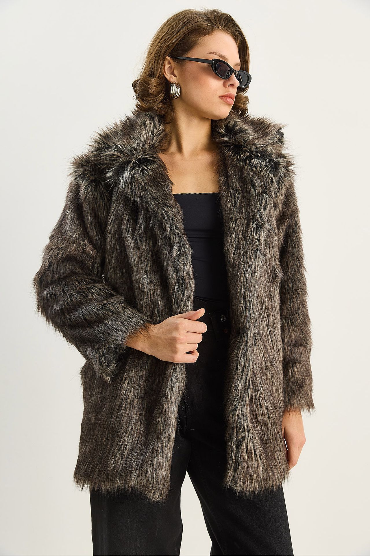 LUCCI Faux Fur Coat 4