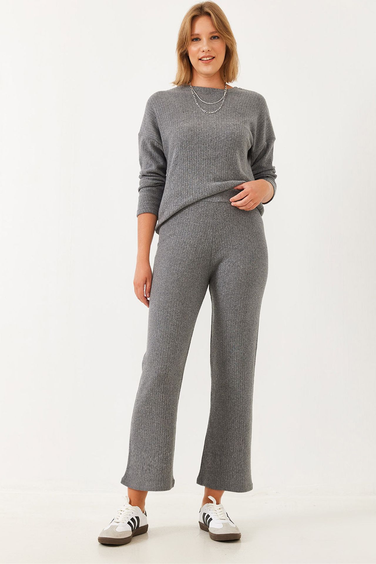 LUCCI Ribbed Textured Crew Neck Sweater and Pants Set 1
