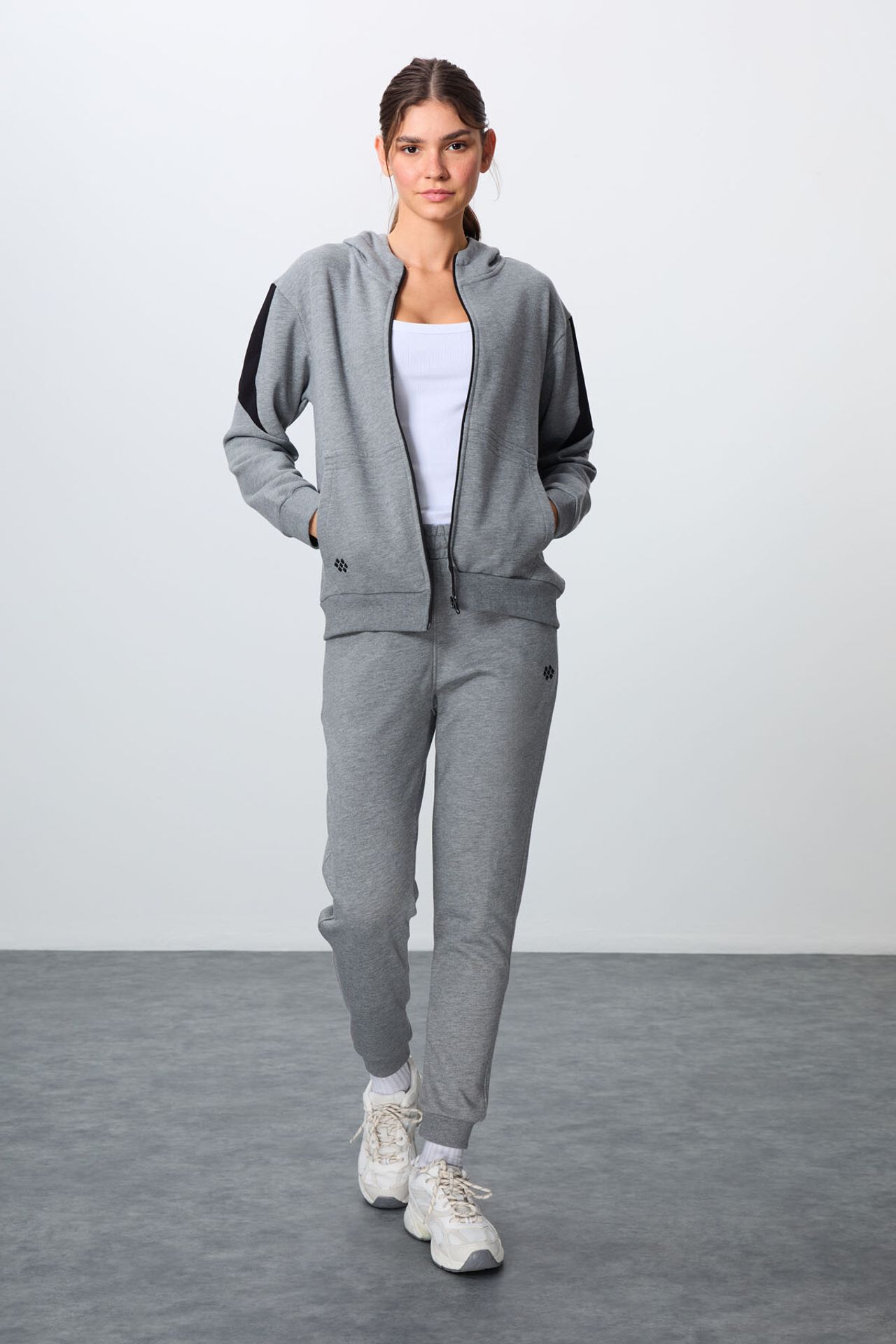 TOMMY Oversized Hooded Zip Sweatshirt And Pants Set 1