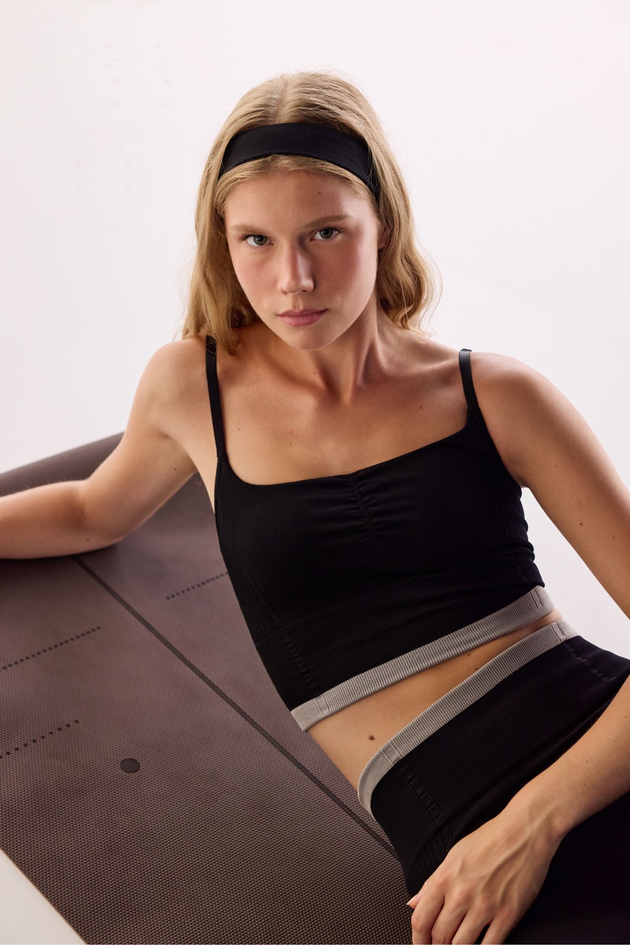 PENTI Striped Seamless Sports Bra 3