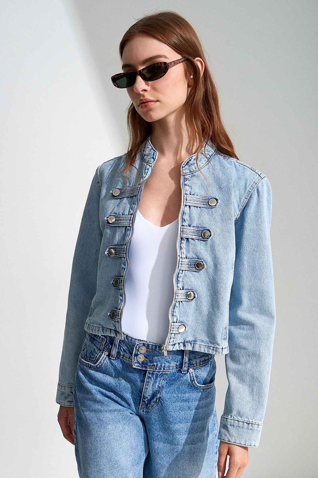 DILVIN Crop Denim Jacket With Mandarin Collar 1