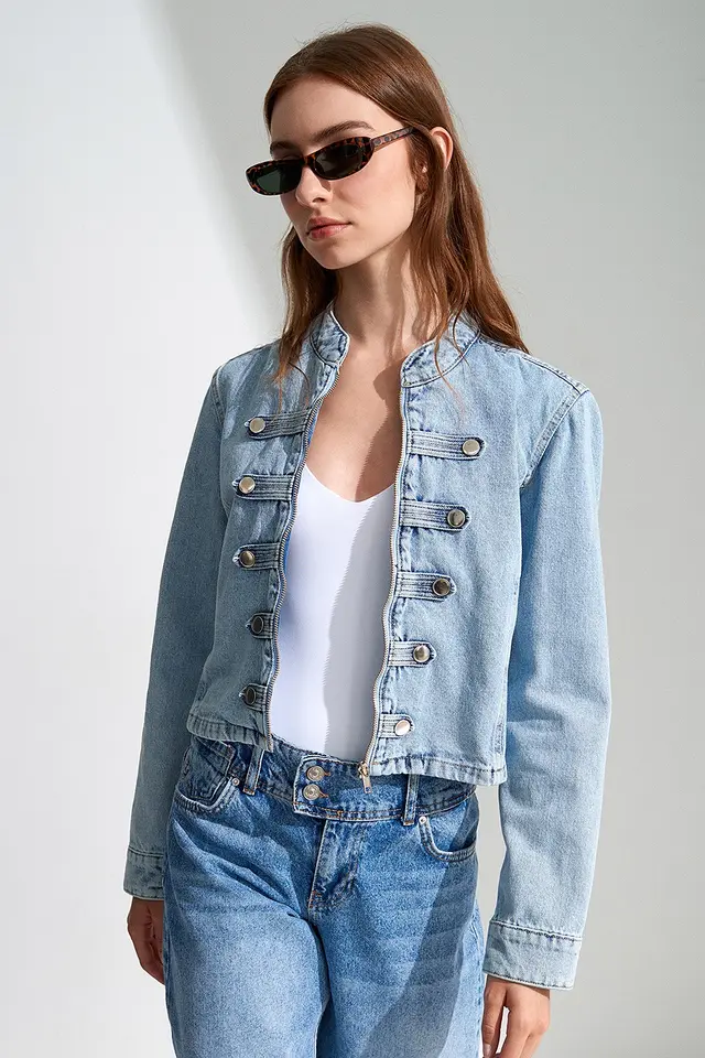 DILVIN Crop Denim Jacket With Mandarin Collar