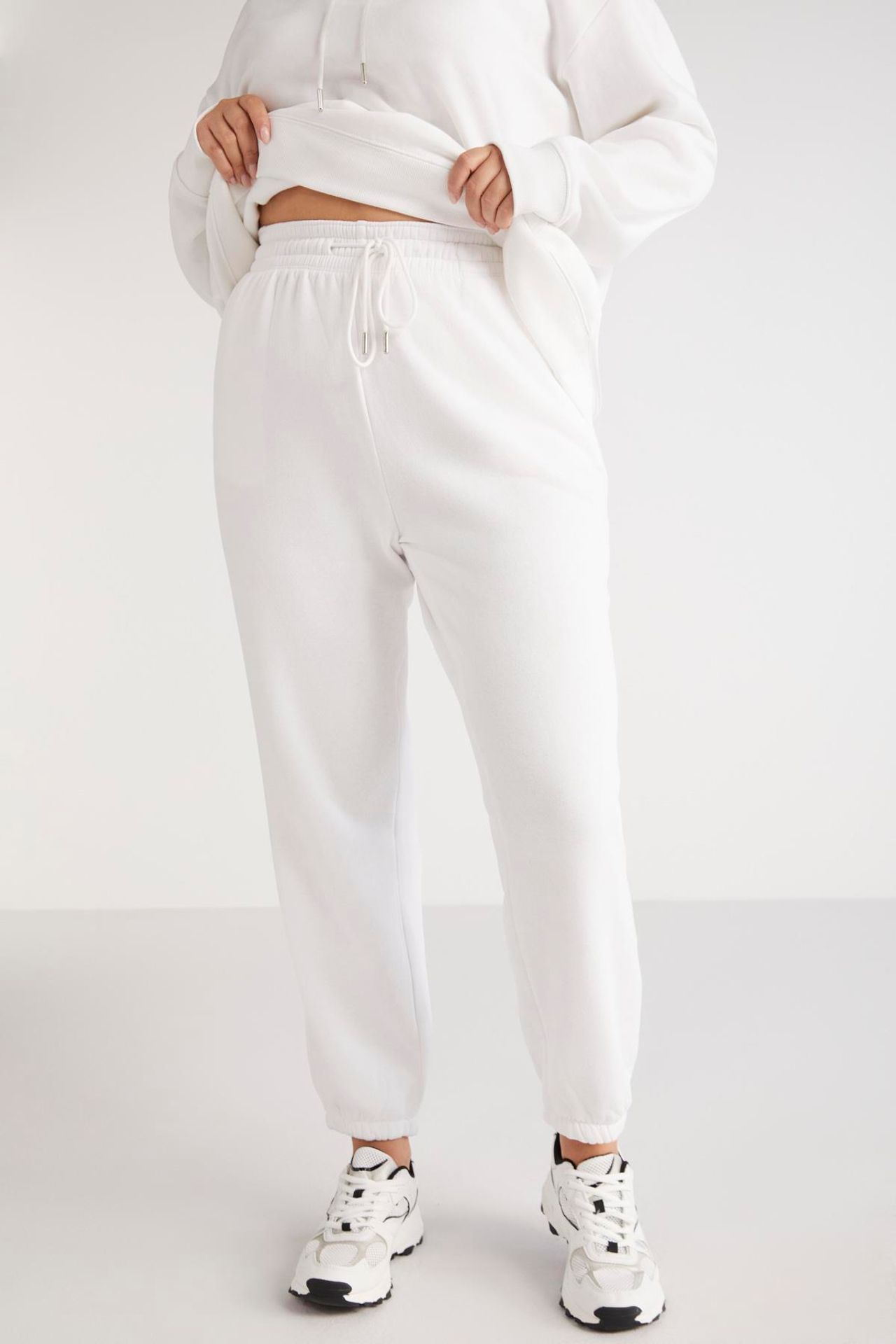 ETHIQUET Relaxed Fit Straight-Leg Sweatpants 4