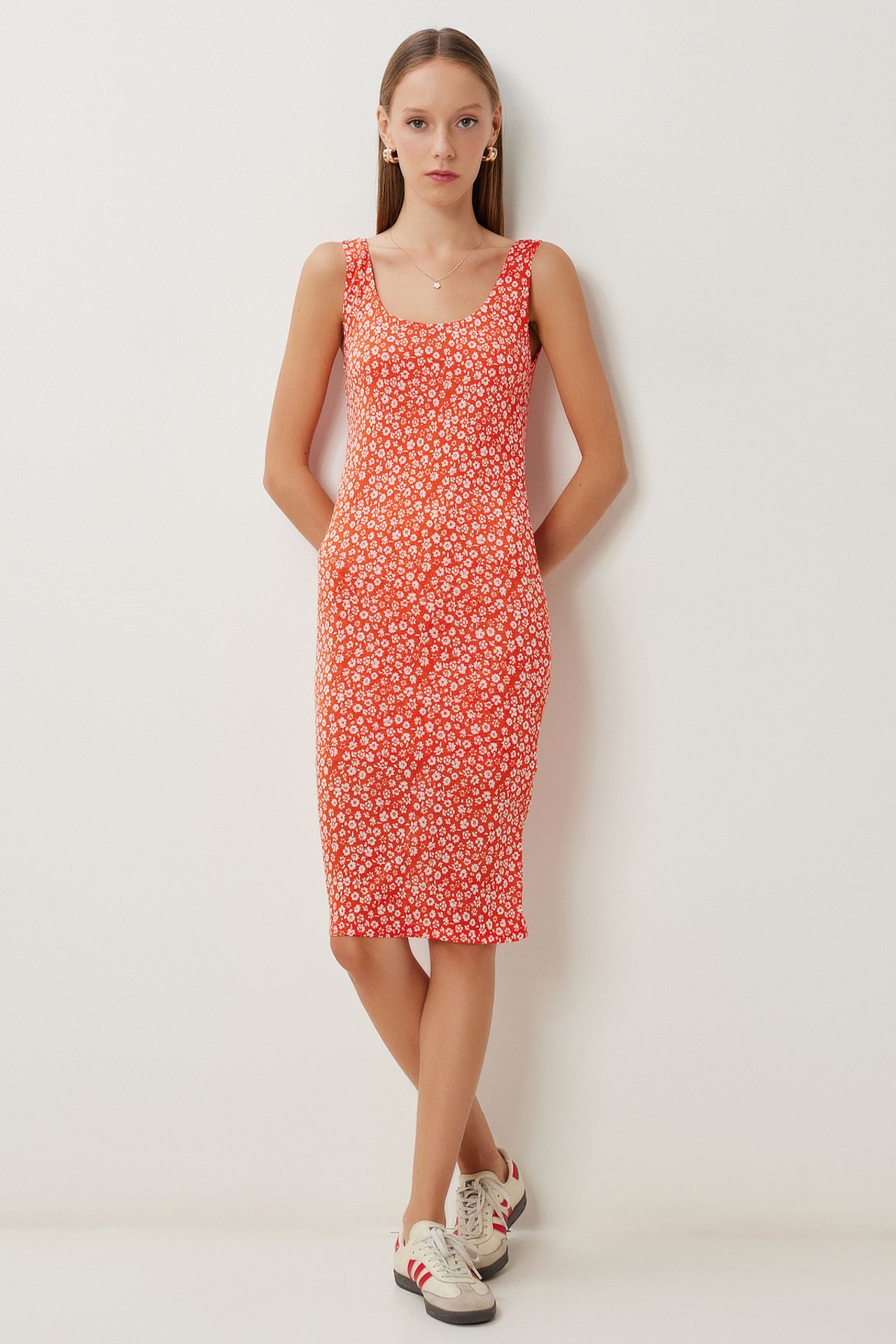 ISTANBUL Floral Printed Sleeveless Midi Dress with U Collar 1