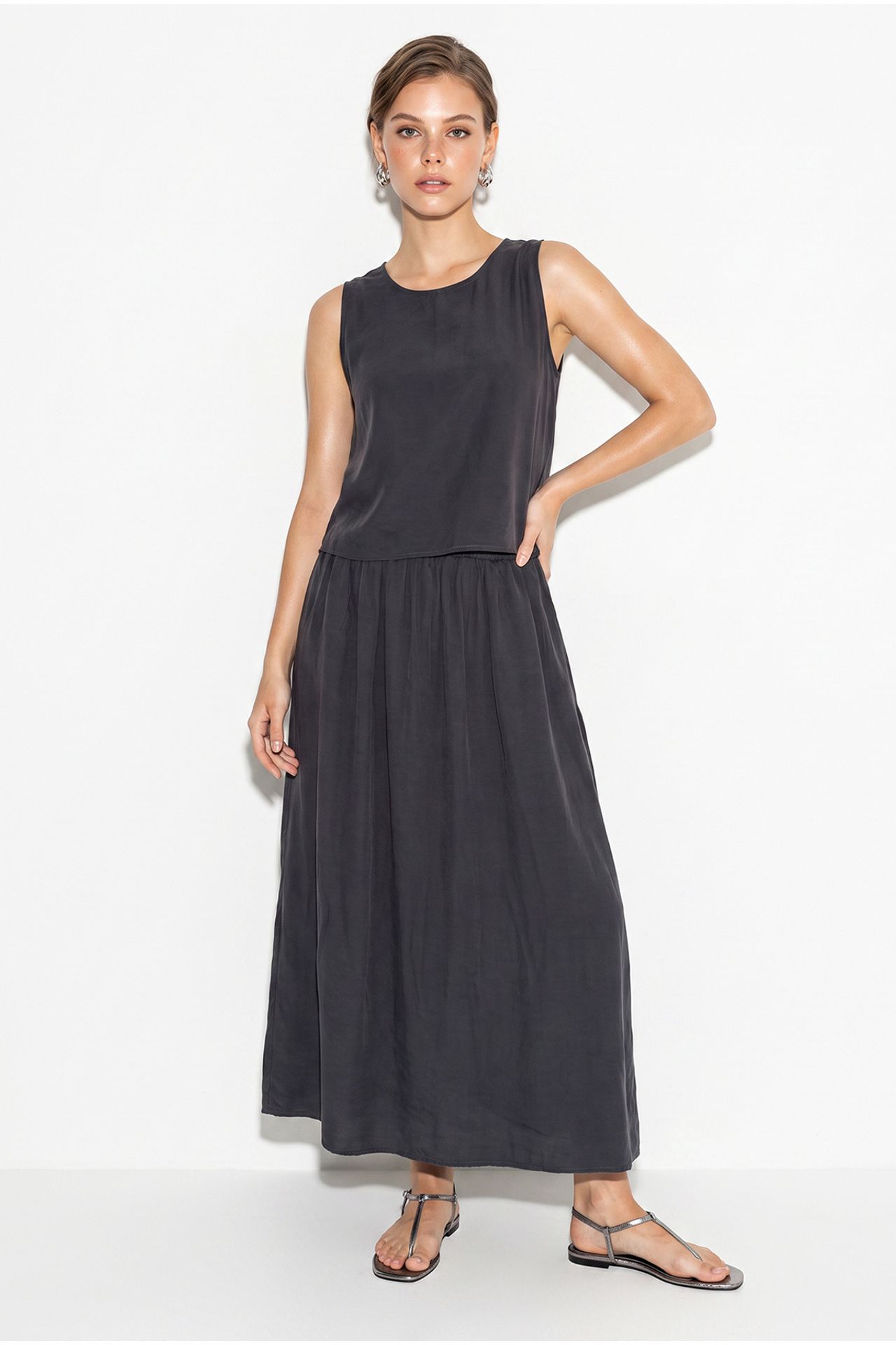 Sleeveless Scoop Neck Tank Top and Midi Skirt Co-Ord Set 3