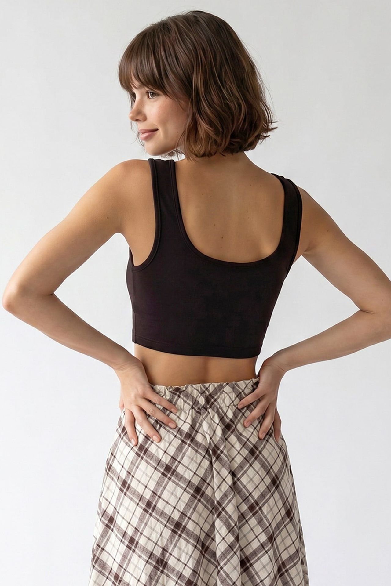 MIXRAY Women's Fitted Square-neck Crop Tank Top 6