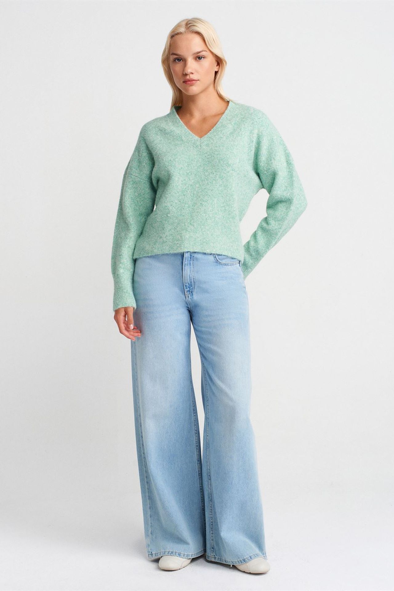 DILVIN Women's V-neck Ribbed Knit Sweater 4