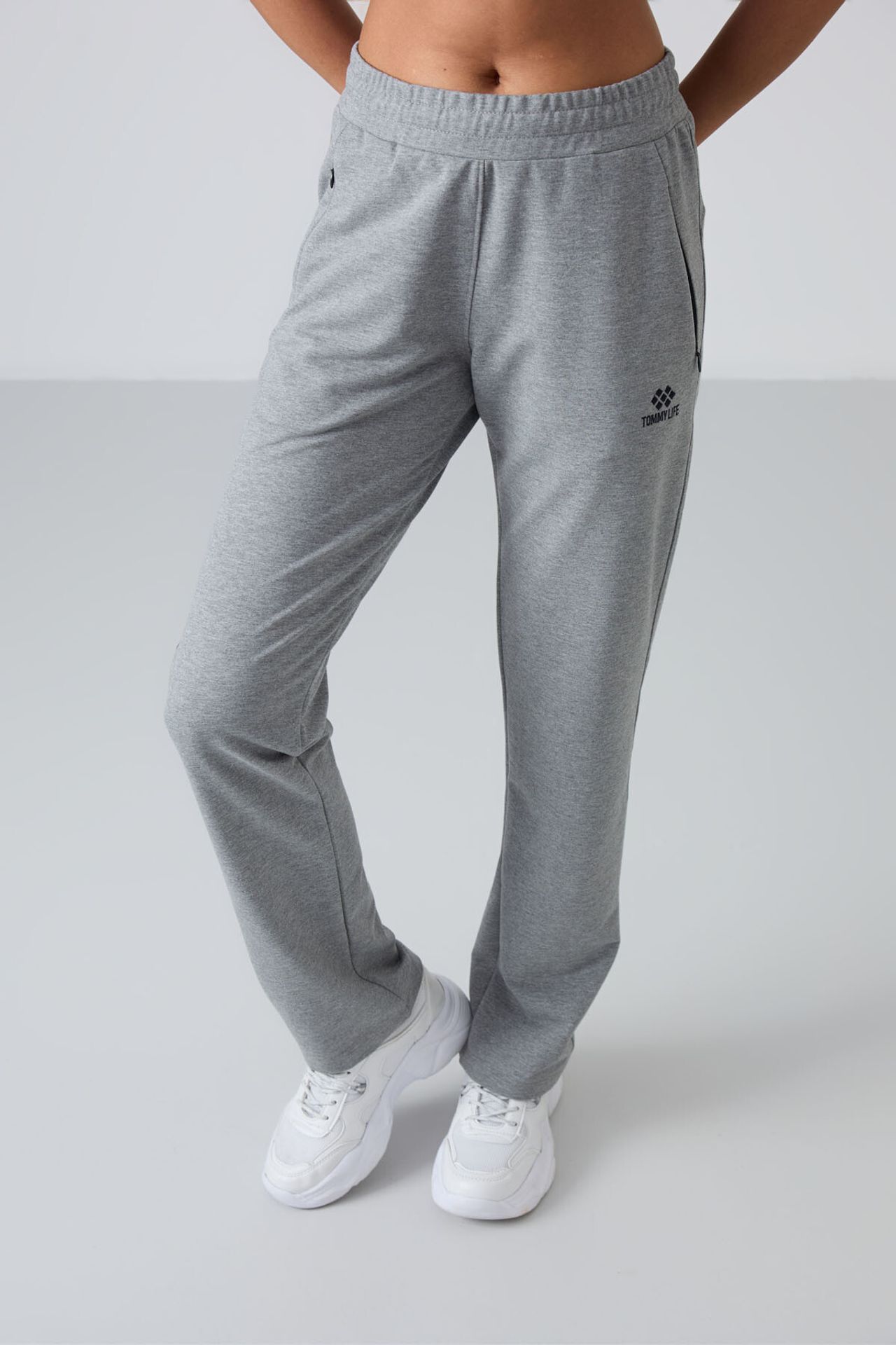 TOMMY Women's Straight-Leg Fleece Sweatpants 2
