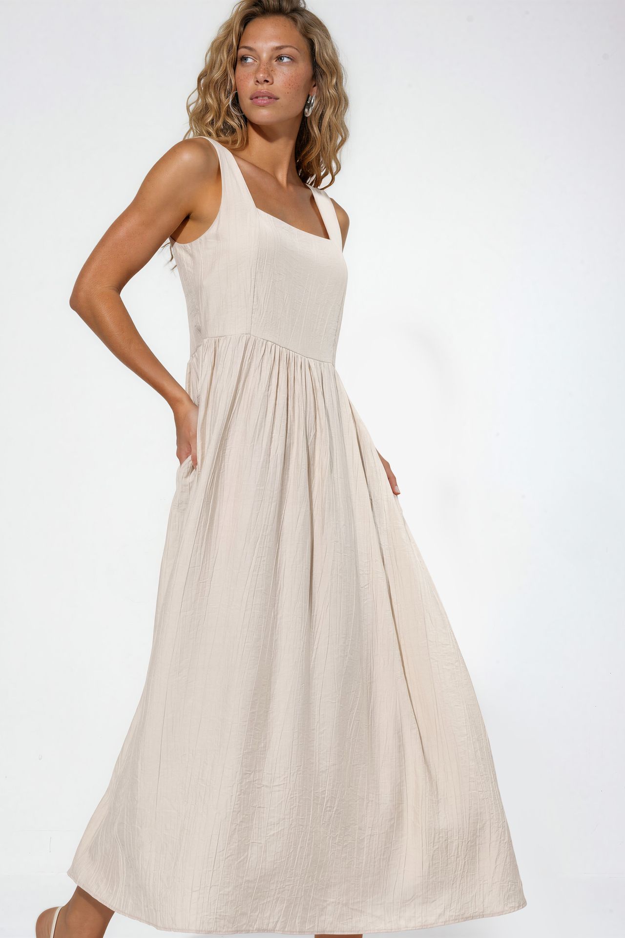 BUSEM Solid Midi Dress with Square Collar 2