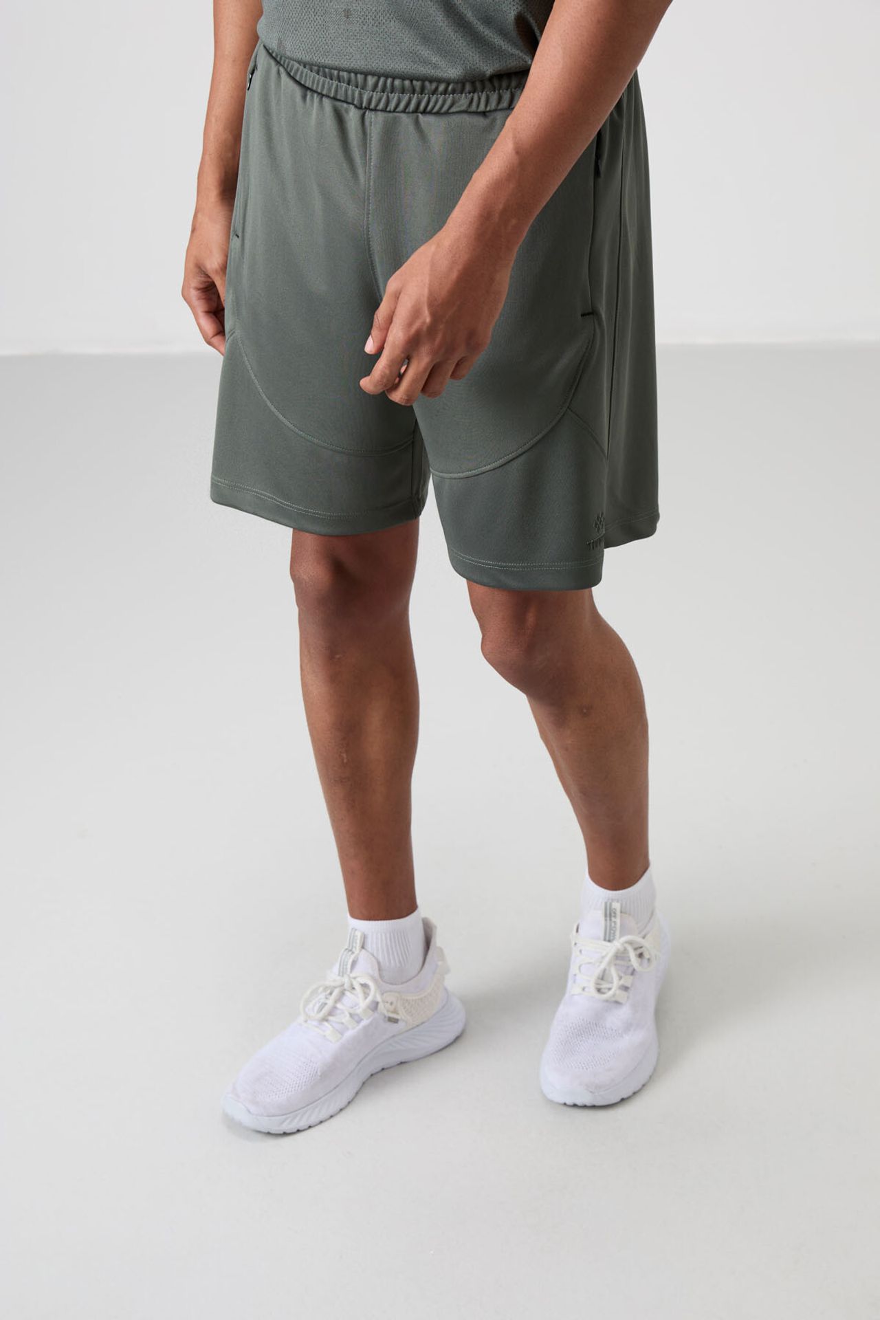 TOMMY Men's Solid Knit Sweat Shorts 4