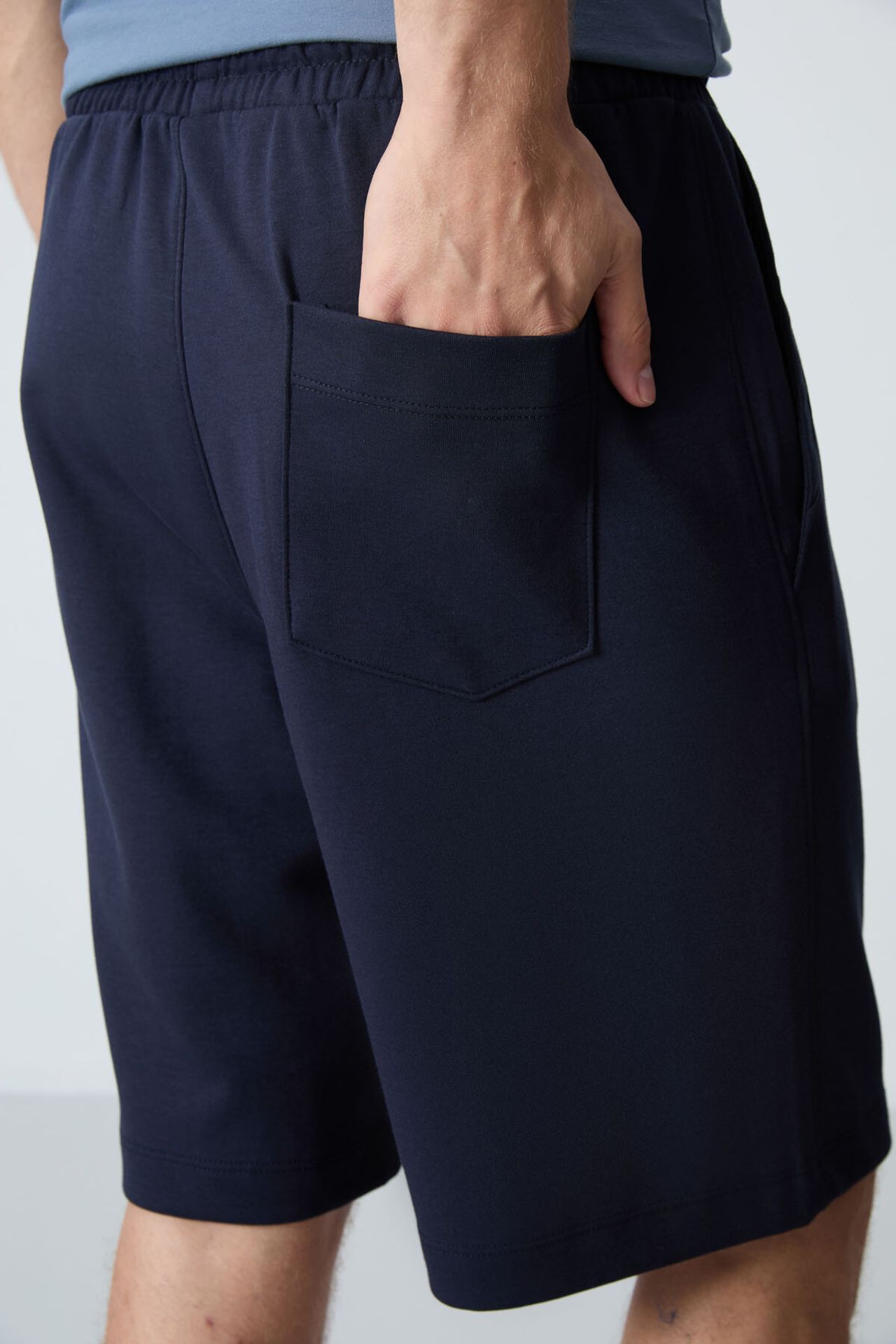 TOMMY Men's Cotton-Blend Sweat Shorts 6