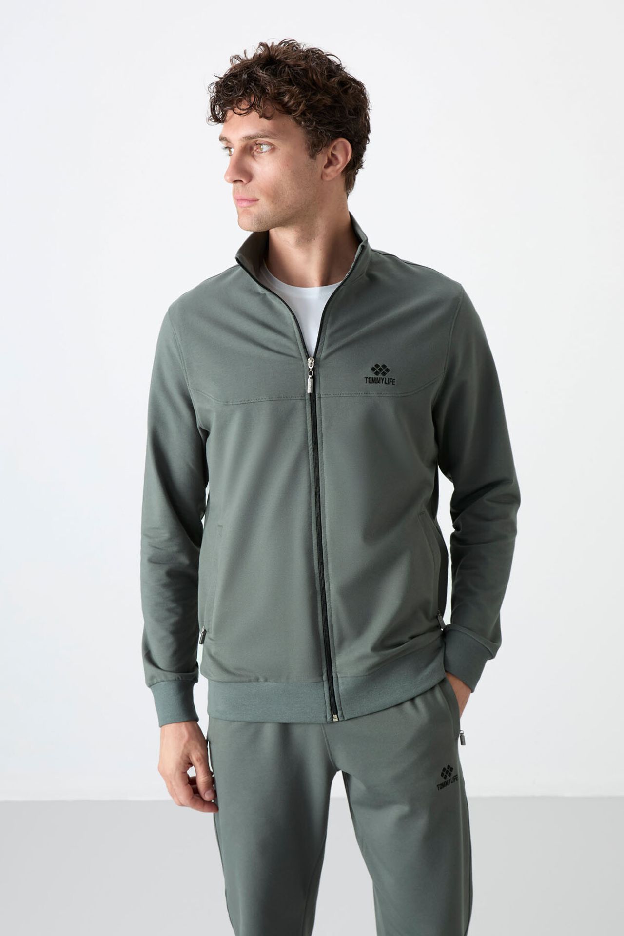 TOMMY Men's Relaxed Fit Zip-collar Sweatshirt And Pants Set 3