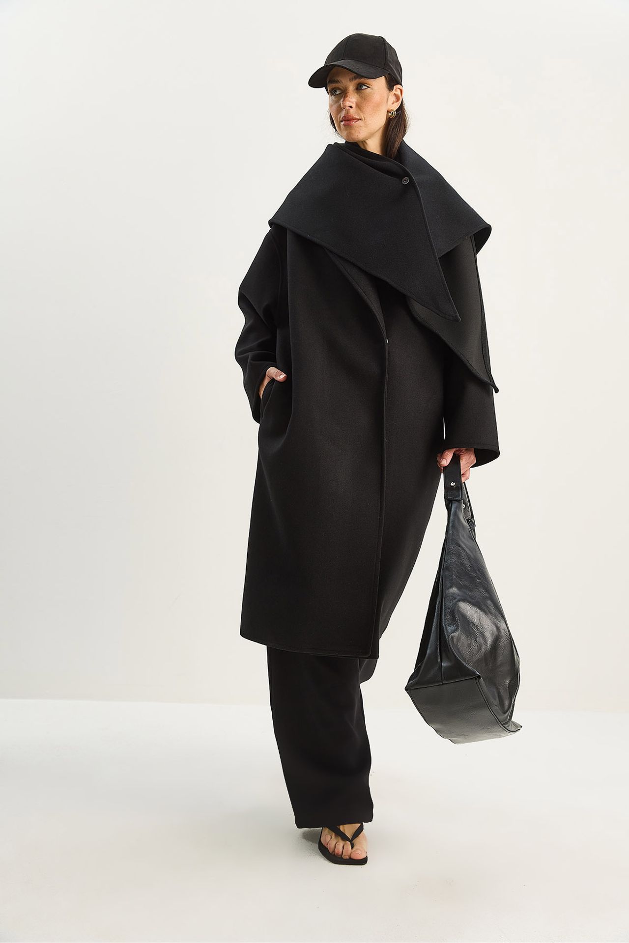 LUCCI Oversized Shawl Collar Buttoned Coat 3