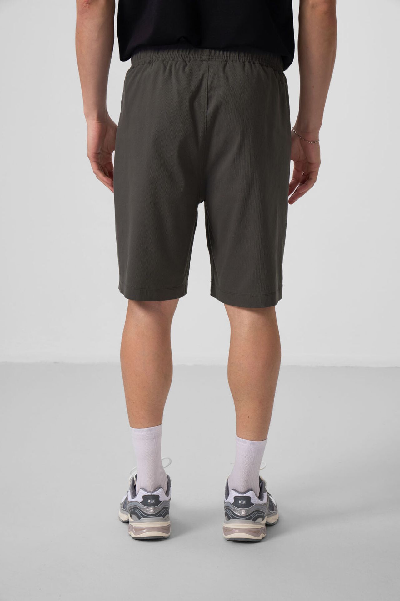 TOMMY Men's Woven Chino Shorts 6