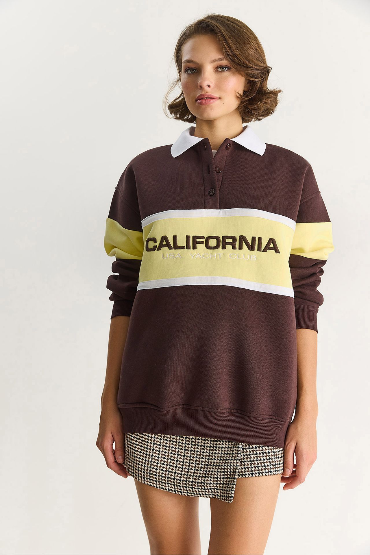 LUCCI Oversized Printed Polo Collar Sweatshirt 3