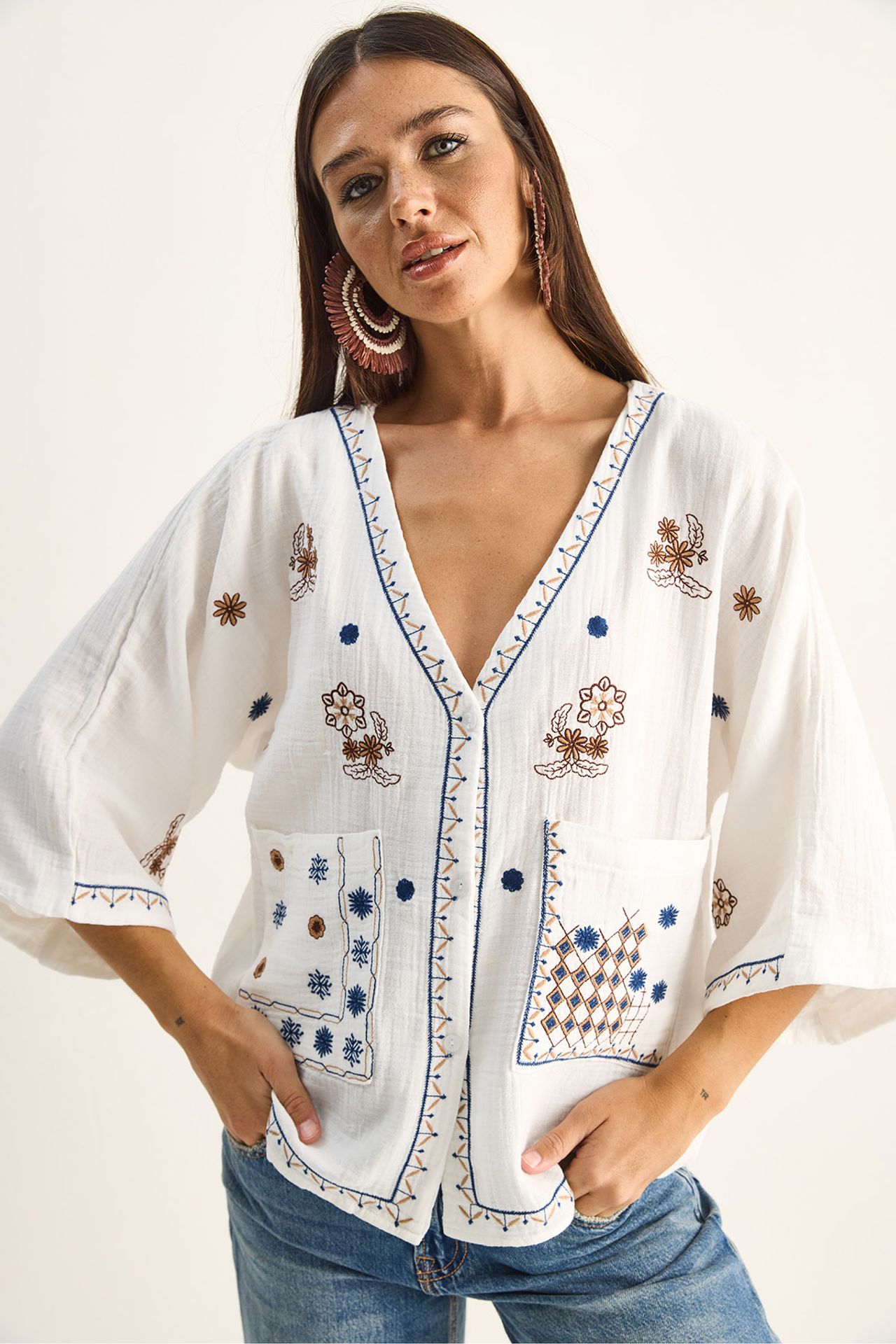 LUCCI Embroidered Cotton Crepe V-Neck Shirt 5