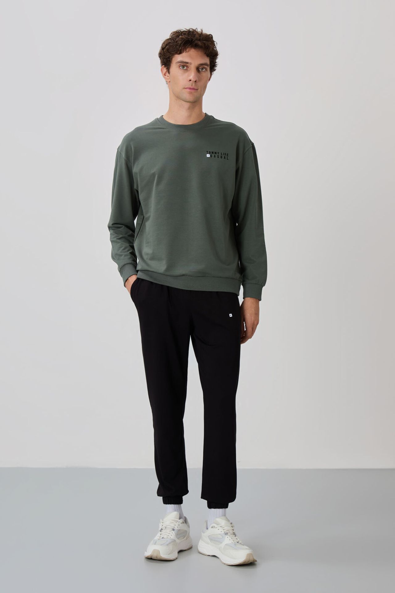 TOMMY Oversized Crew Neck Sweatshirt And Pants Set 4