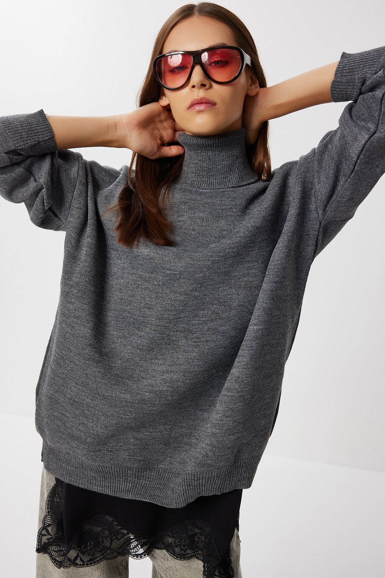 ISTANBUL Textured Oversized Turtleneck Sweater 2