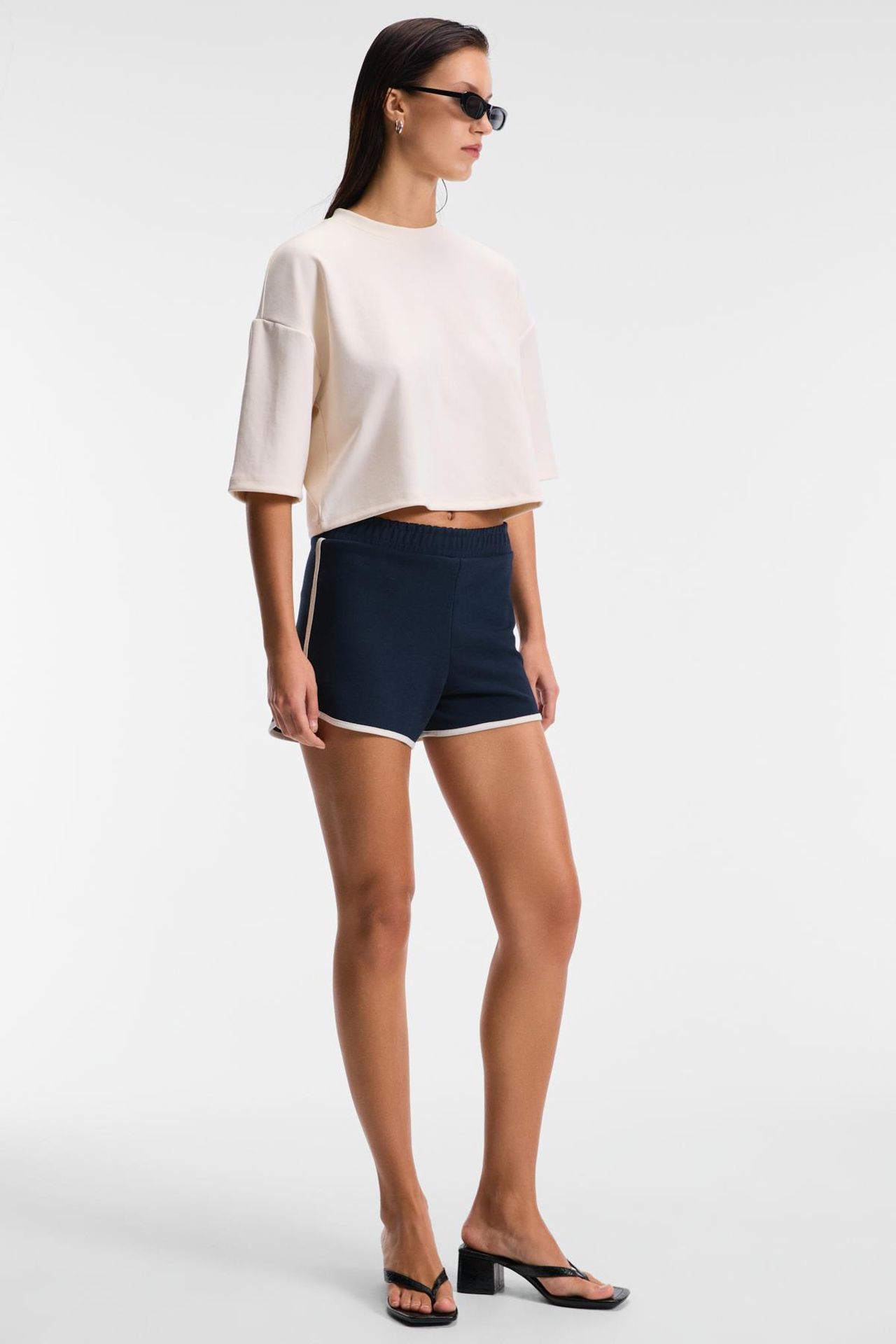 ETHIQUET Mid-Waist Comfort Crepe Shorts 5