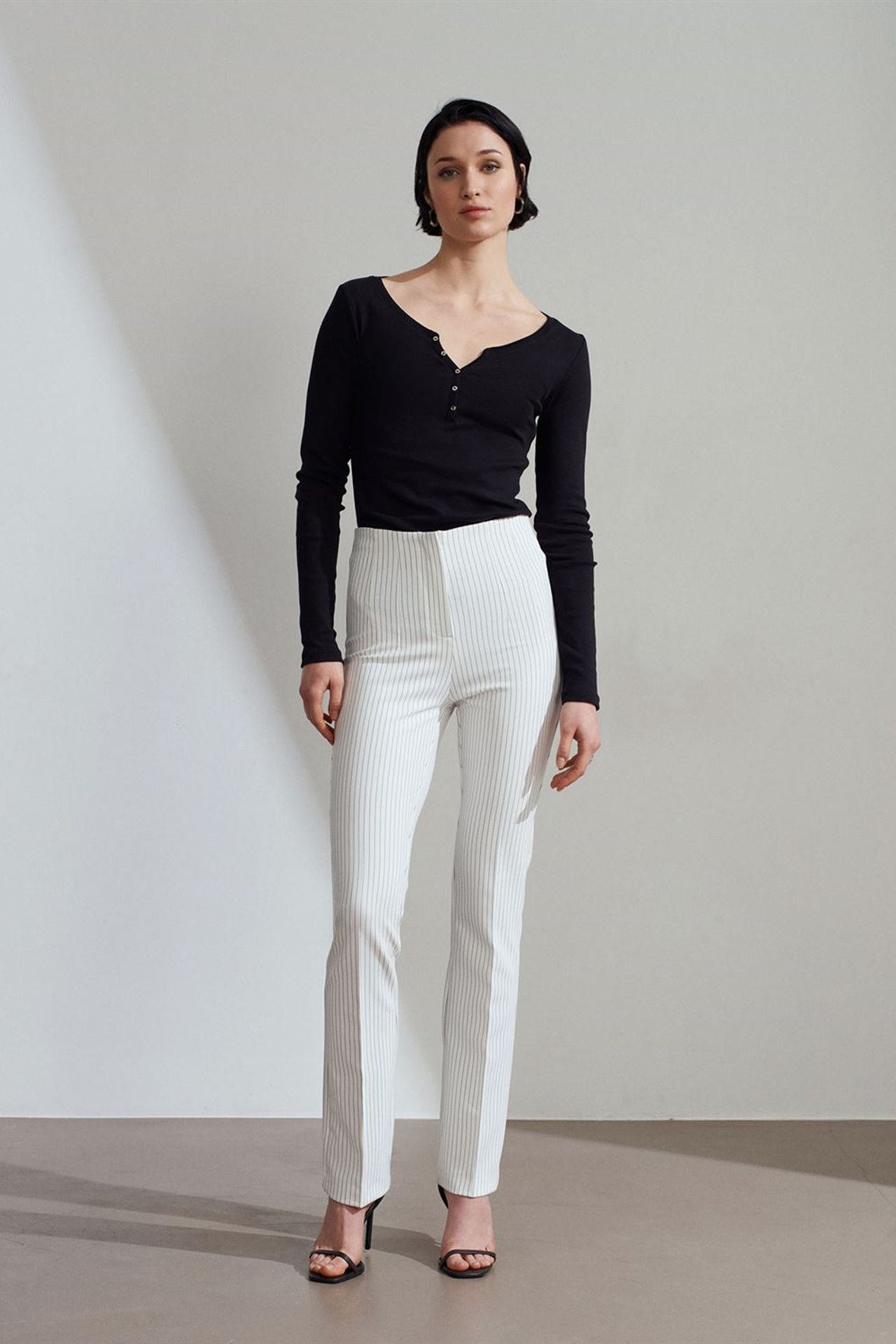 DILVIN High-Waist Striped Pleated Flare Pants 1