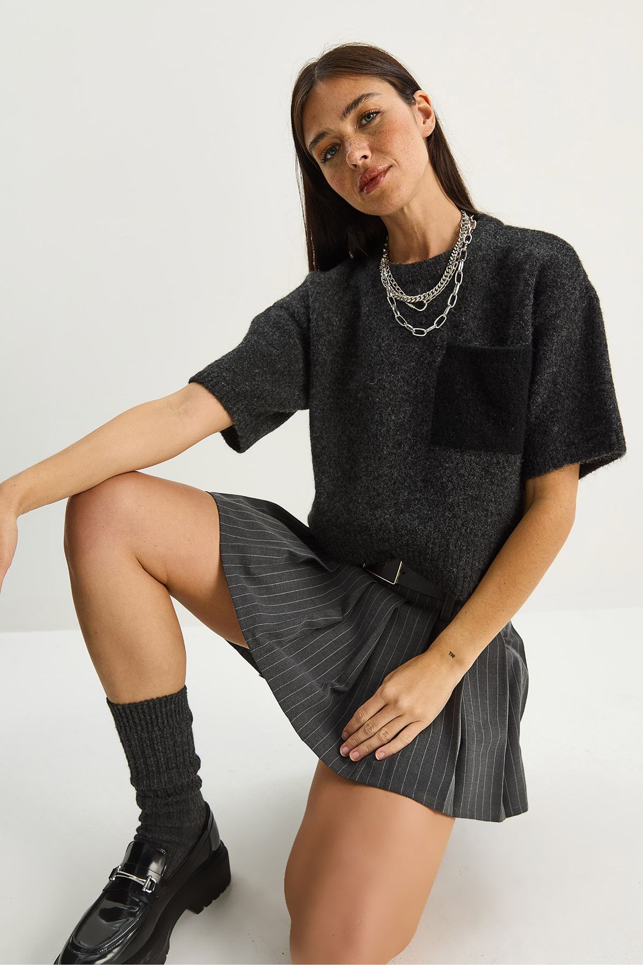 LUCCI Oversized Crew Neck Knit Sweater with Pocket 2
