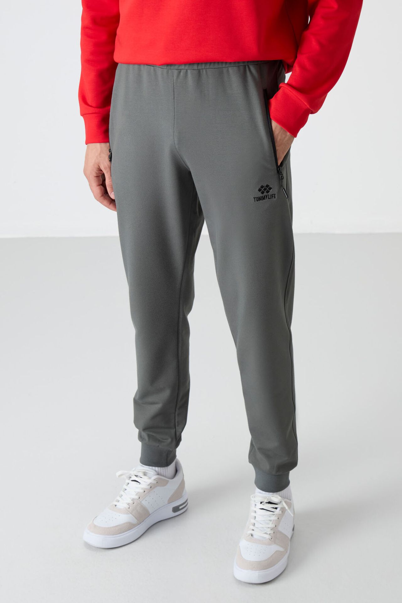 TOMMY Men's Solid Pull-on Sweatpants With Zip Pocket 1
