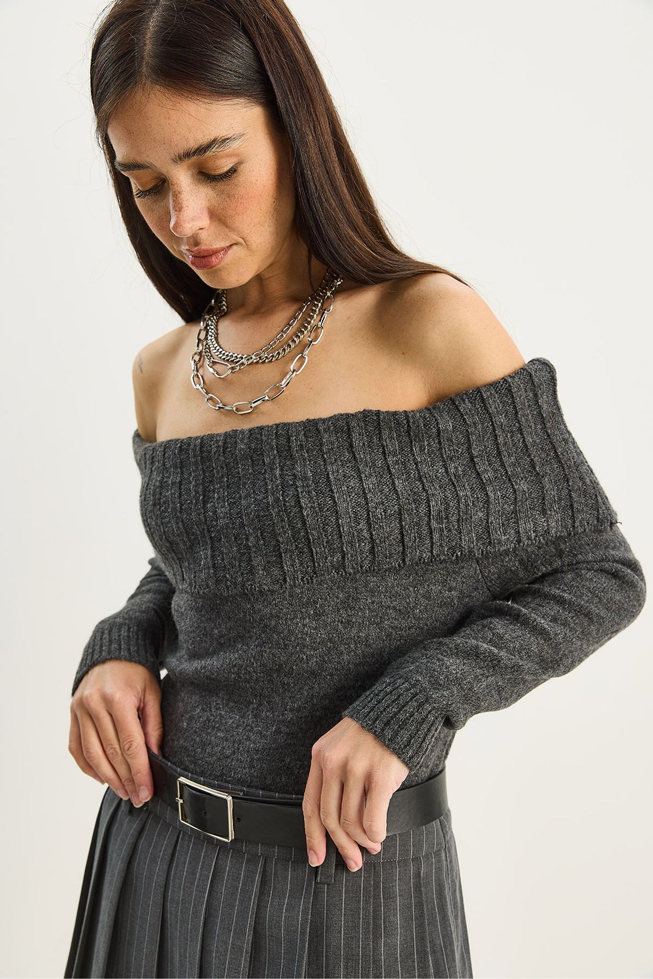 LUCCI Knit Sweater with Madonna Collar 4