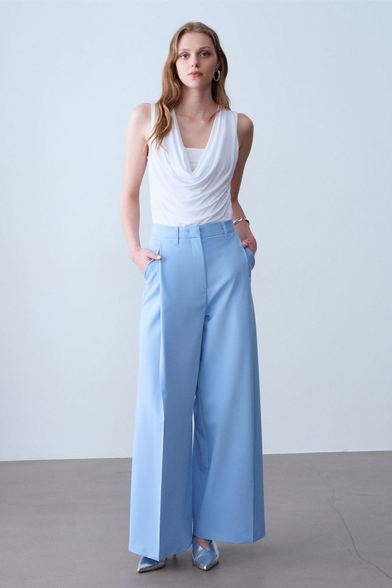 DILVIN Sleeveless Cowl Neck Jersey Blouse 5