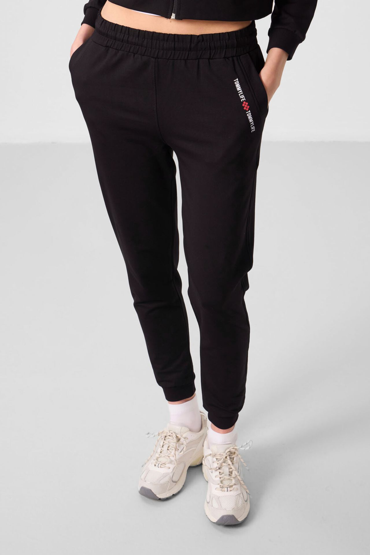 TOMMY Oversized Hooded Zip Sweatshirt And Pants Set 3