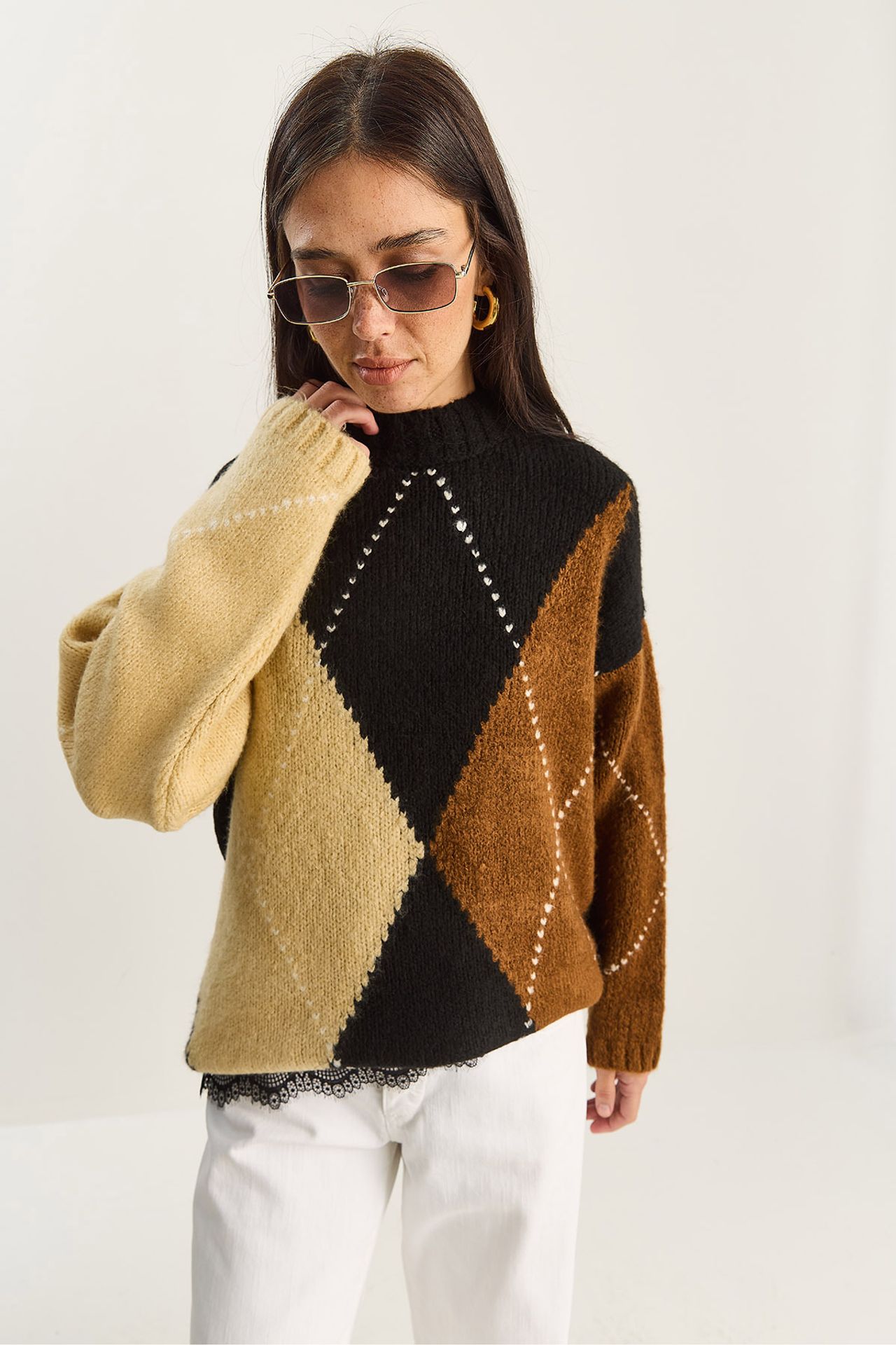 LUCCI Oversized Knitted Diamond Pattern Sweater 5