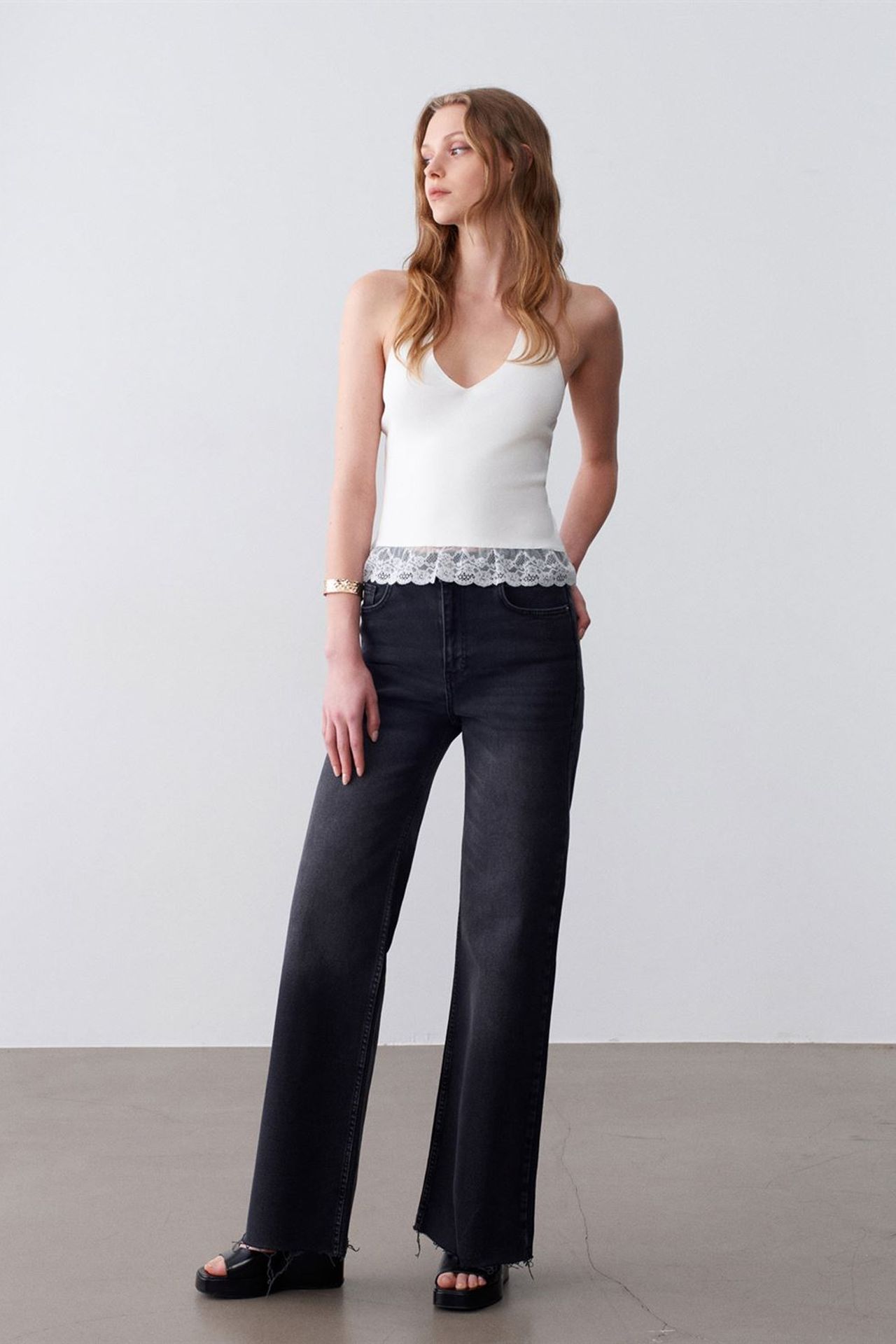 DILVIN Ribbed Lace Halterneck Blouse 4