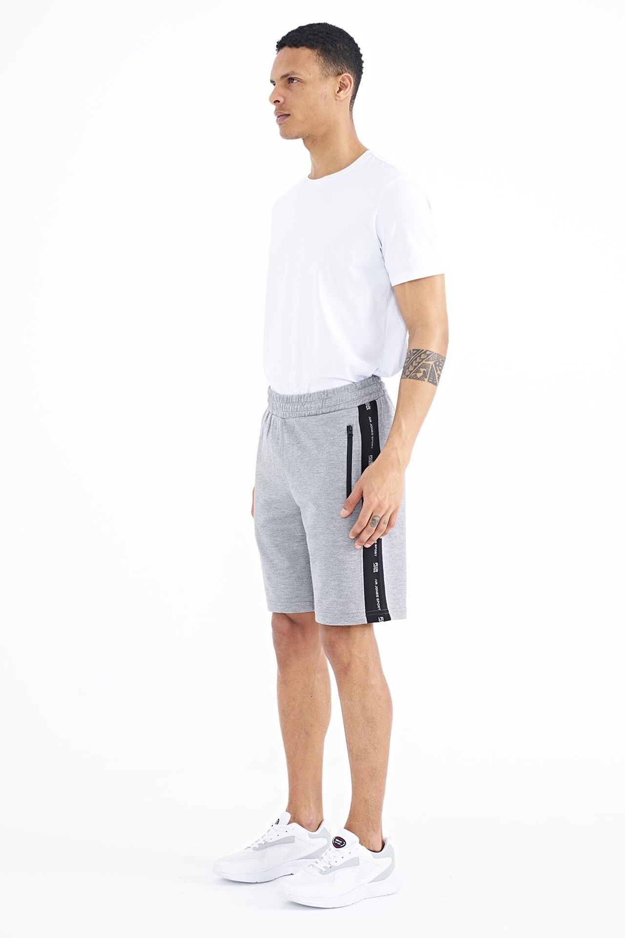 TOMMY Men's Knit Sweat Shorts 3