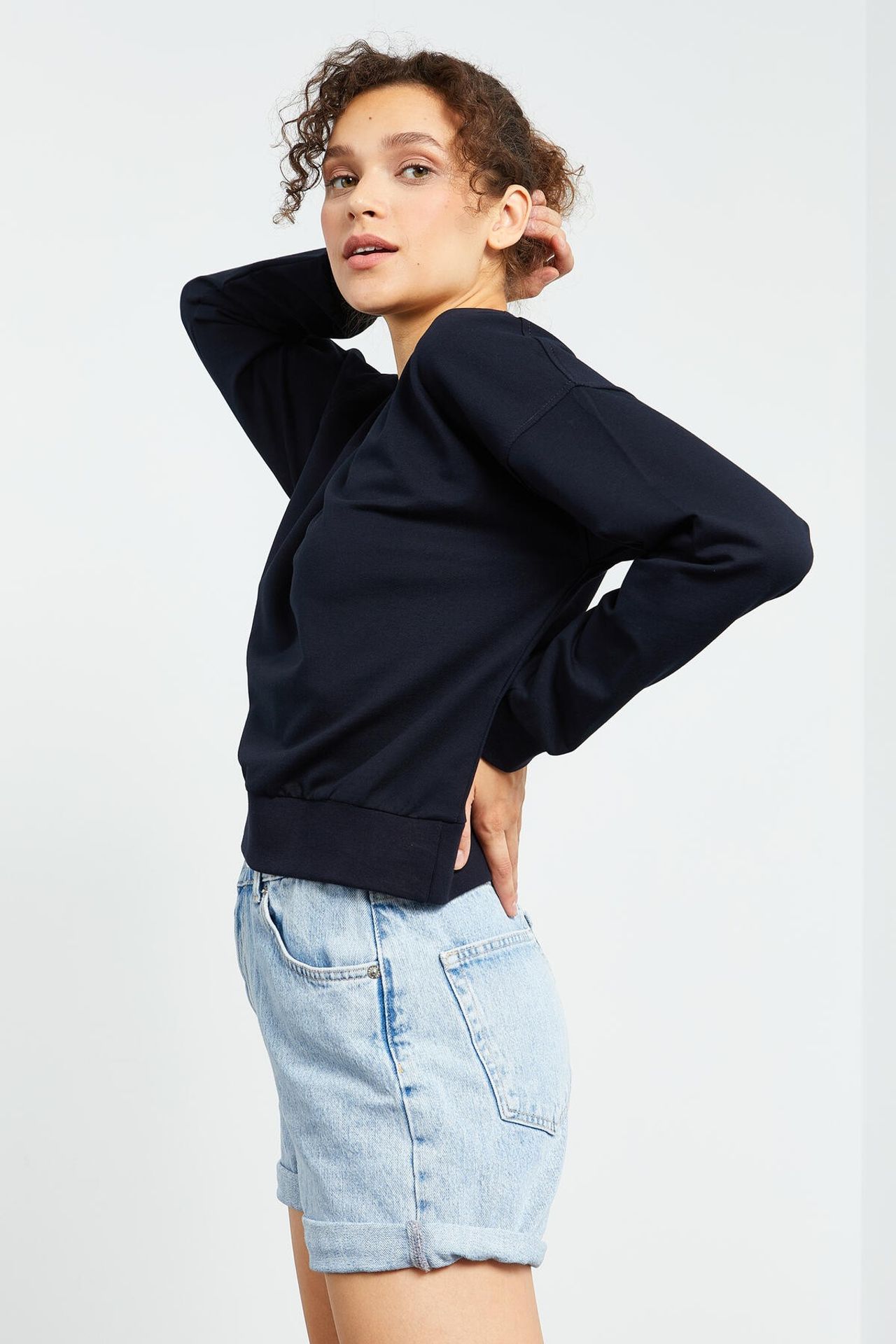 TOMMY Women's Relaxed Crew Neck Sweatshirt 3
