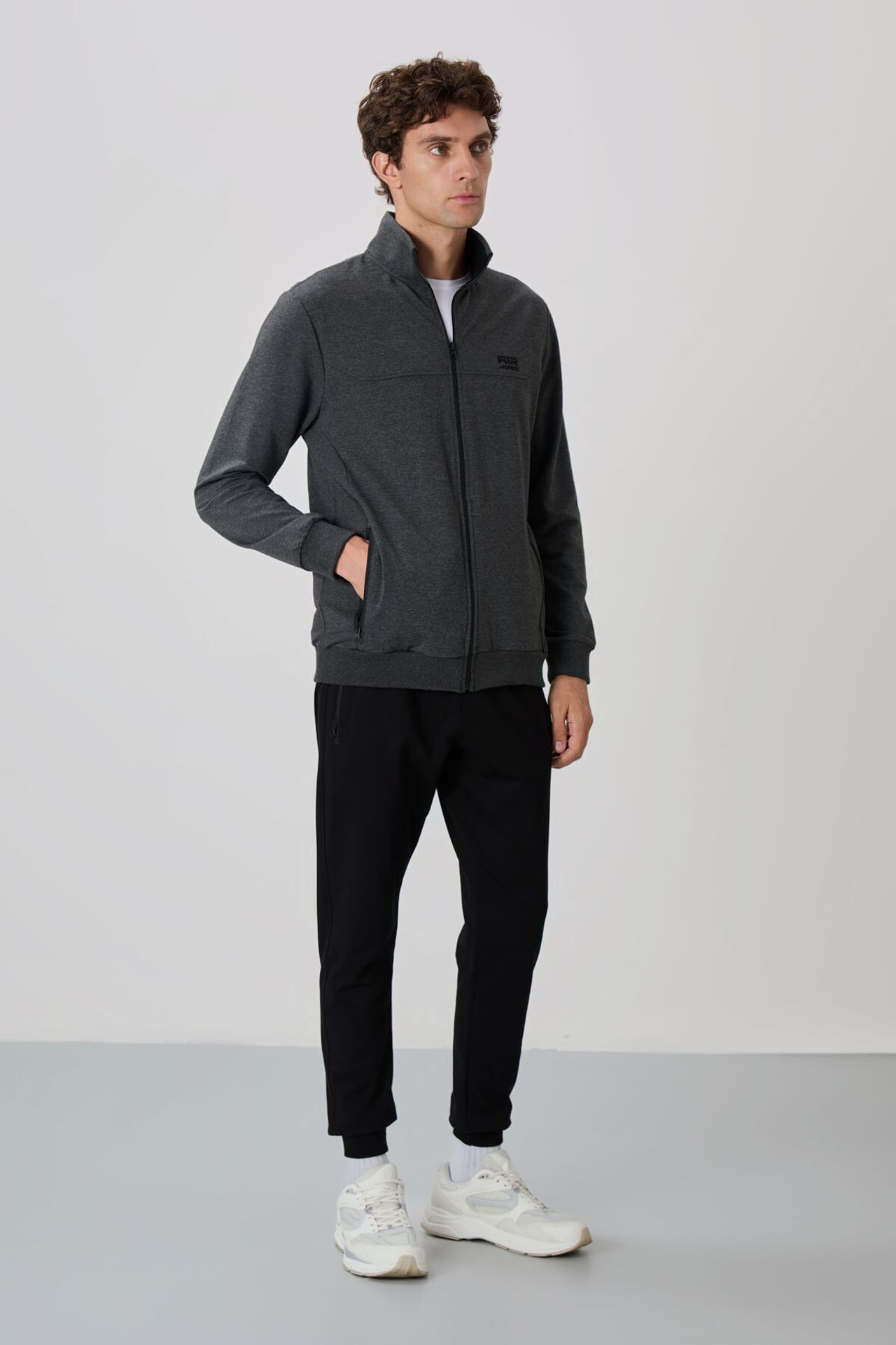 TOMMY Men's Fleece Sweatshirt And Pants Set 1