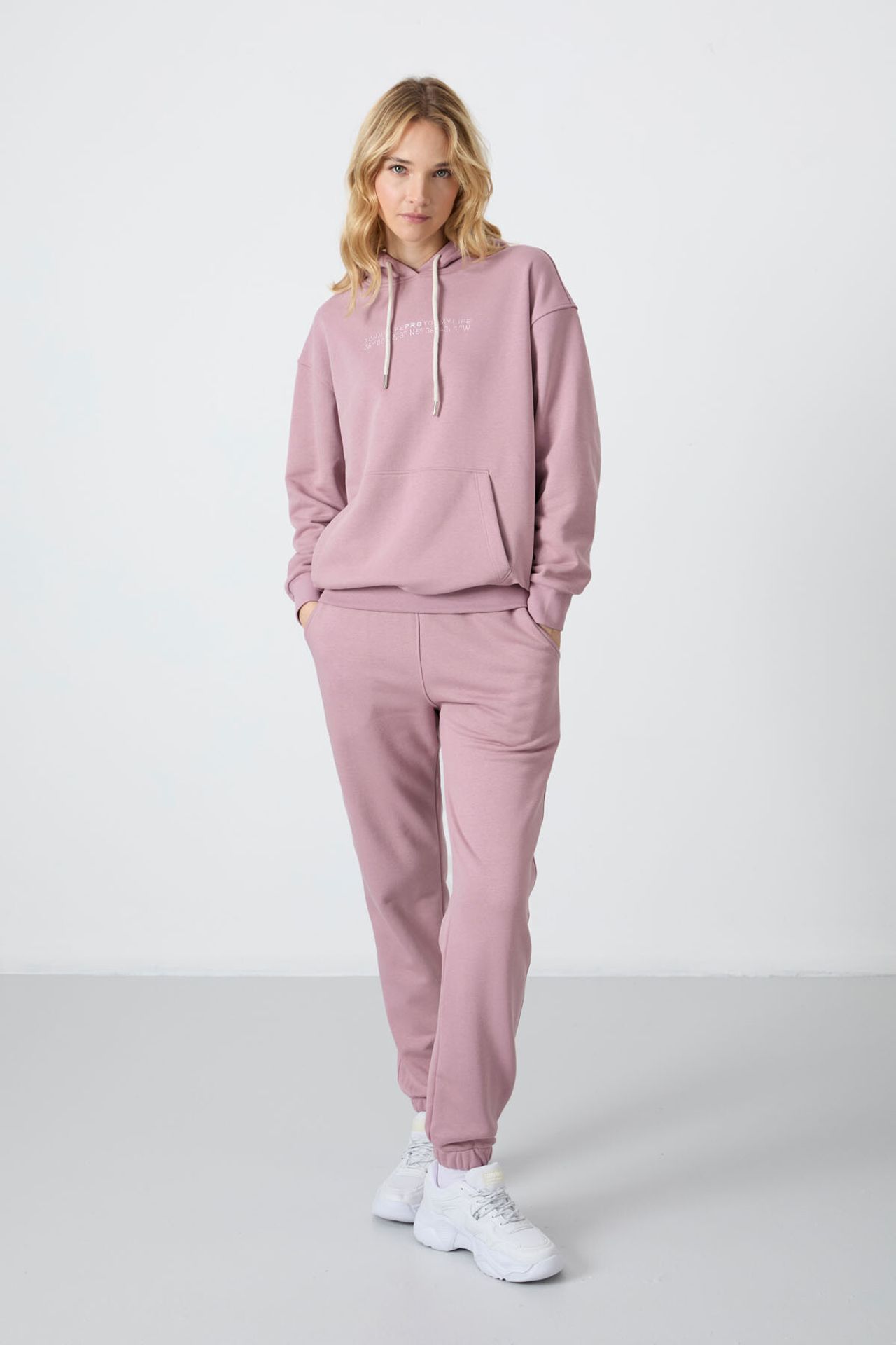 TOMMY Oversized Hooded Sweatshirt And Pants Set 5