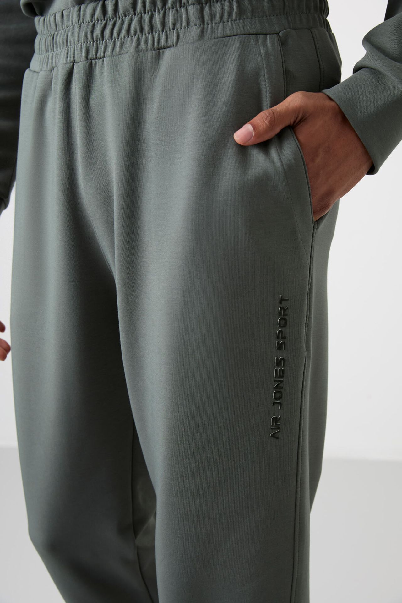 TOMMY Printed Fleece Sweatshirt And Pants Set 4