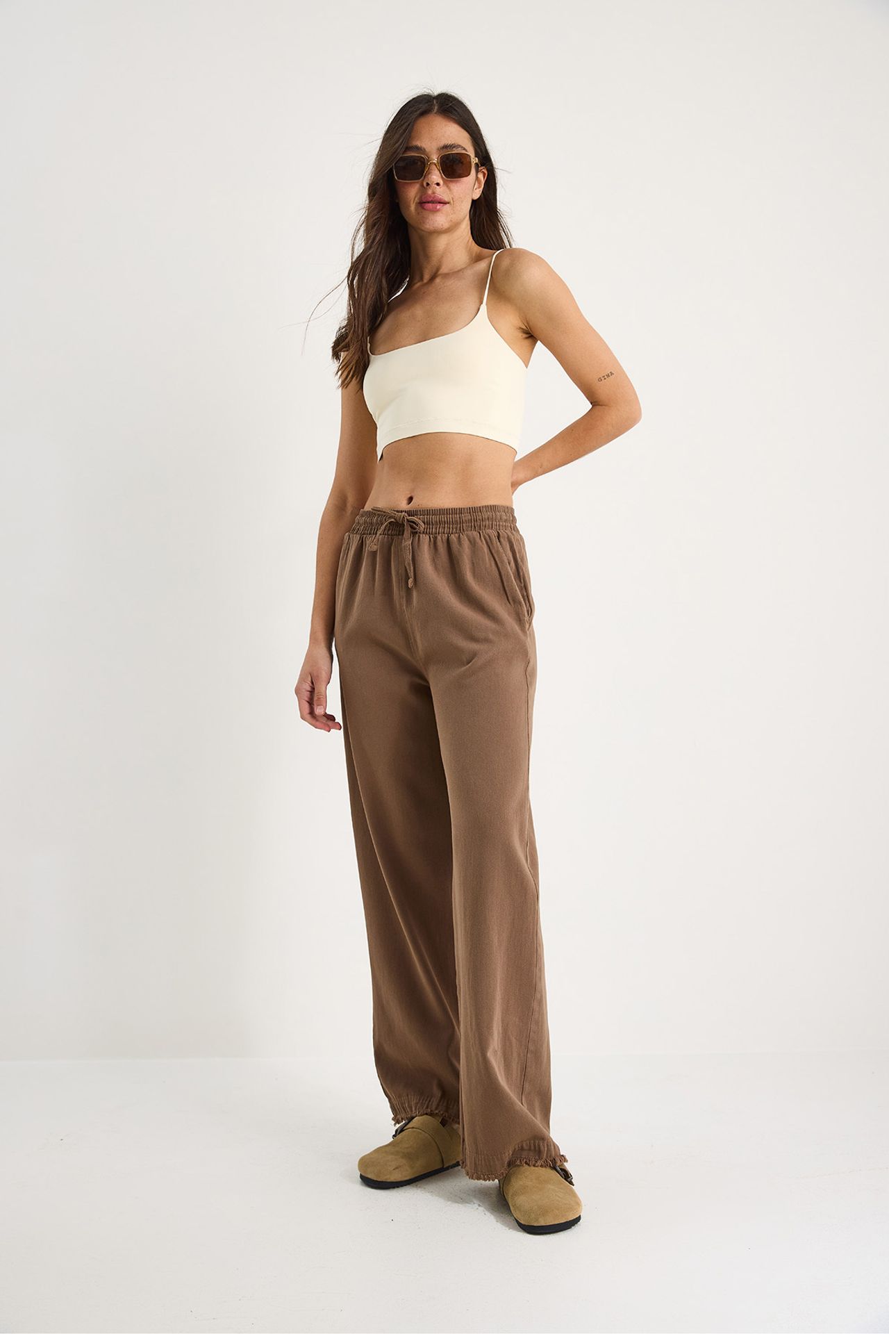 LUCCI Elastic Waist Straight Leg Pants 3