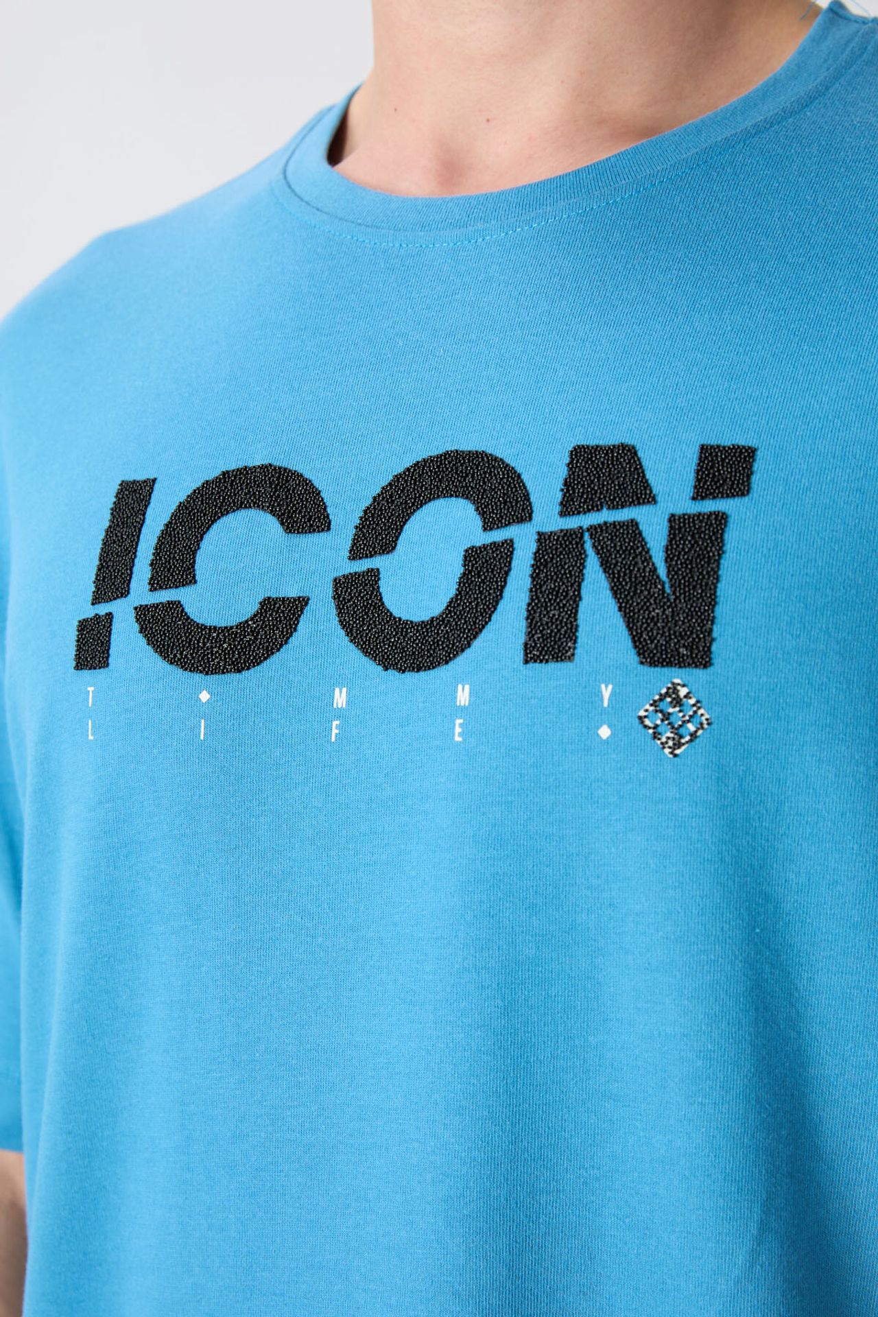 TOMMY Oversized Logo Print Crew Neck T-Shirt 3
