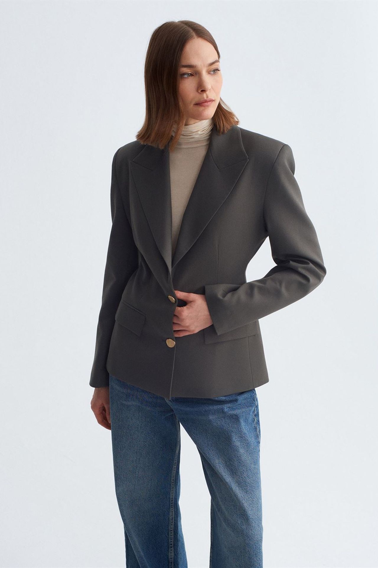 DILVIN Fitted Crepe Blazer With Shawl Collar 1