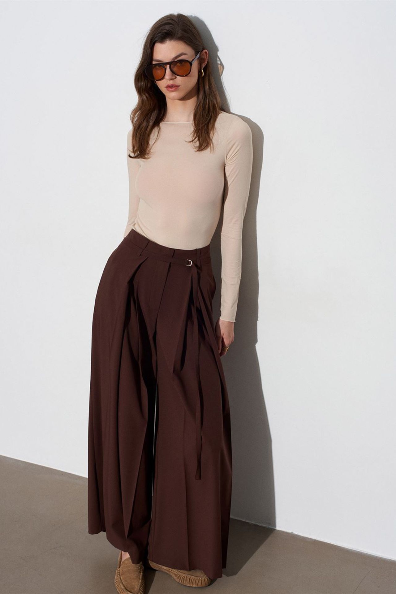 DILVIN Wide-Leg Pleated Trousers 4