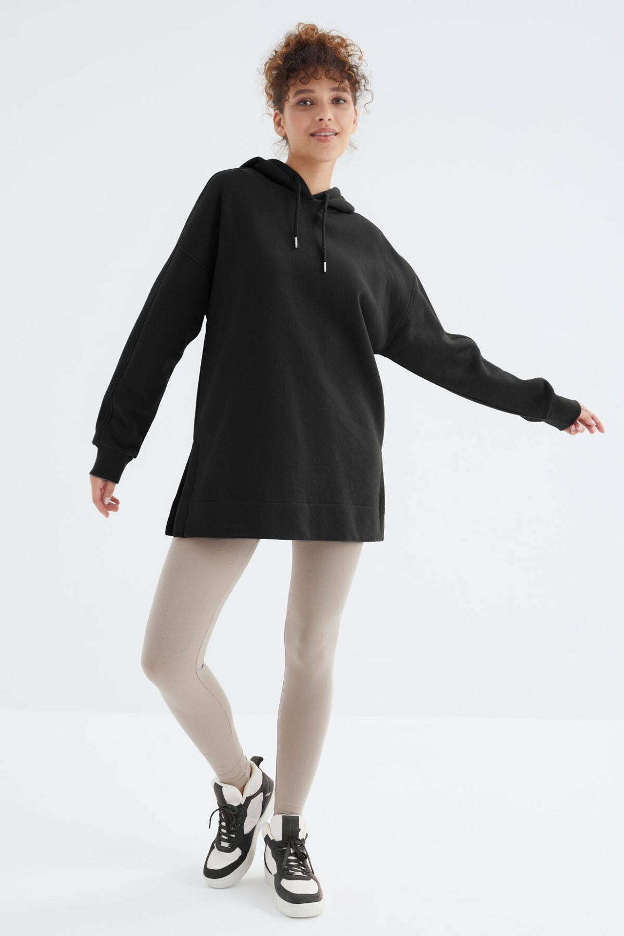 TOMMY Oversized Hooded Sweatshirt With Pocket 4
