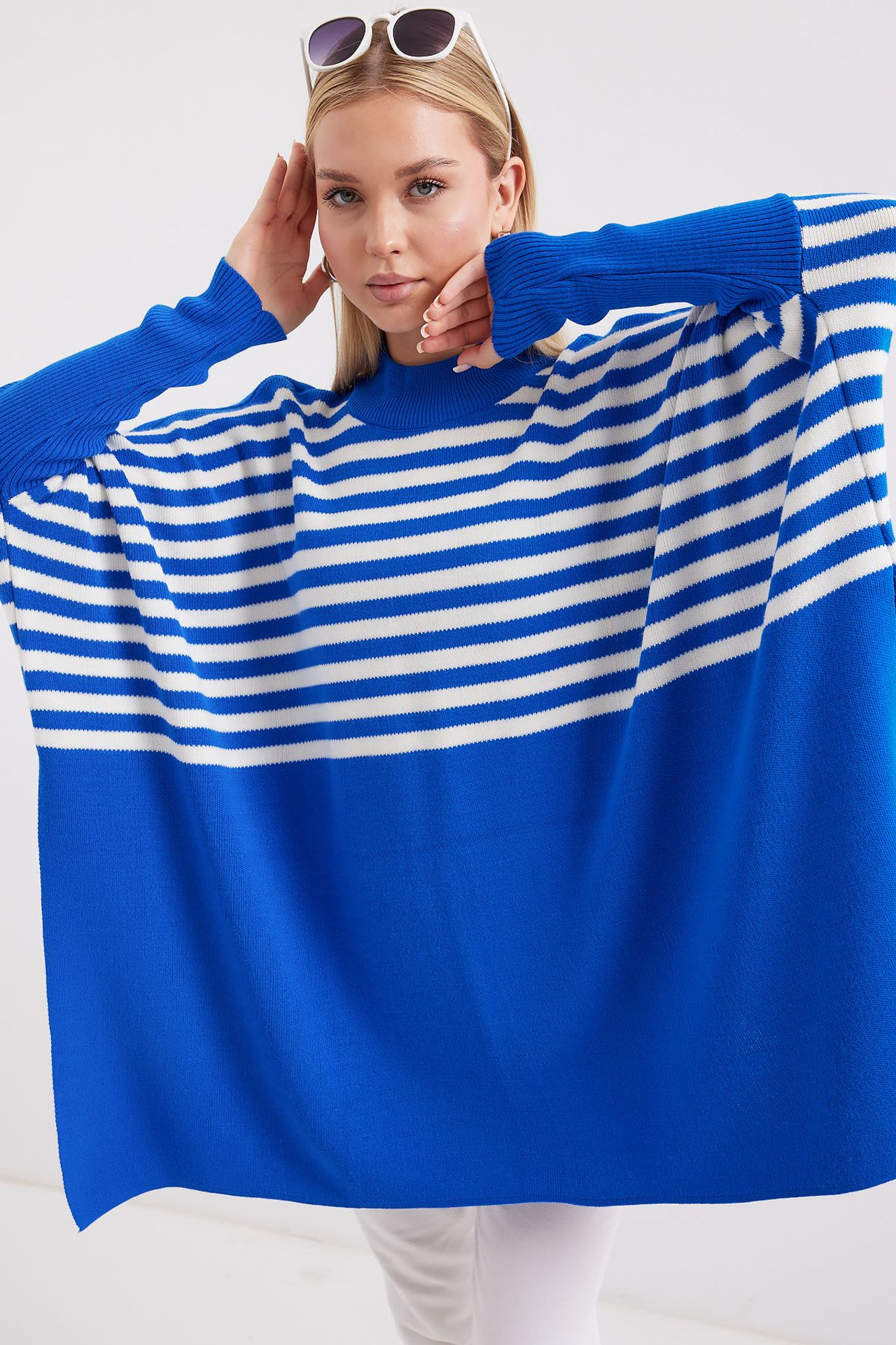 BDART Oversized Acrylic Crew Neck Jumper 4